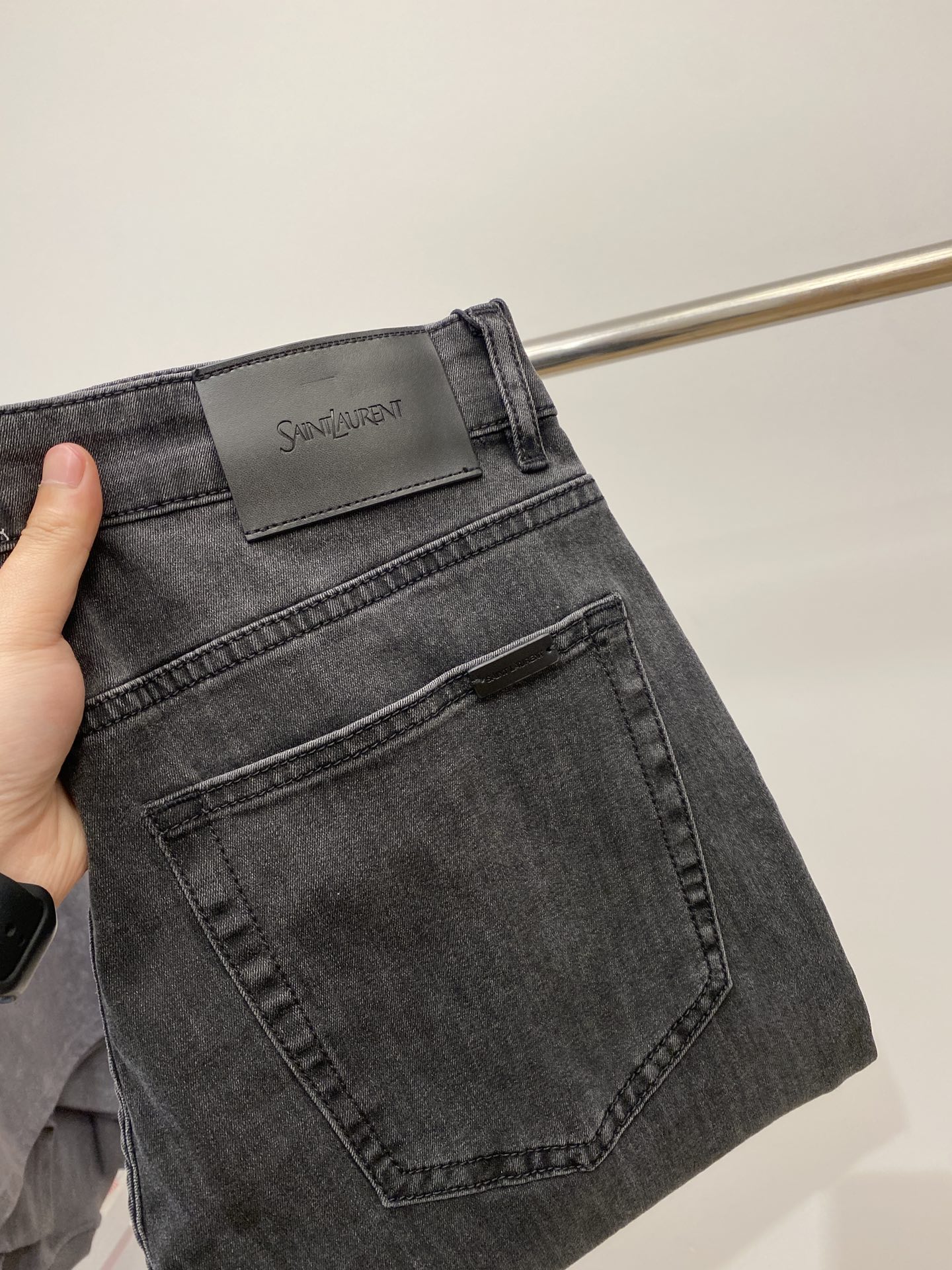 NO:120000,Stephen, 2025 latest products, special counters are available at the same time, original singles, washable casual jeans, imported original washable elastic fabric, comfortable and elastic, original hardware and auxiliary decorative logo, super positive style, extremely high grade, counter quality, fashionable and stylish upper body, 29-38, jeans, alexander wang19860909斯蒂芬、2025最新品,专柜同步有售,原单狠货,水洗休闲牛仔裤,进口原版水洗弹力面料,舒适有弹性,原版五金辅料装饰logo,版型超正,档次极高,专柜品质,上身时尚有型,码数29-38,,jeans,alexander wang,Men's clothing