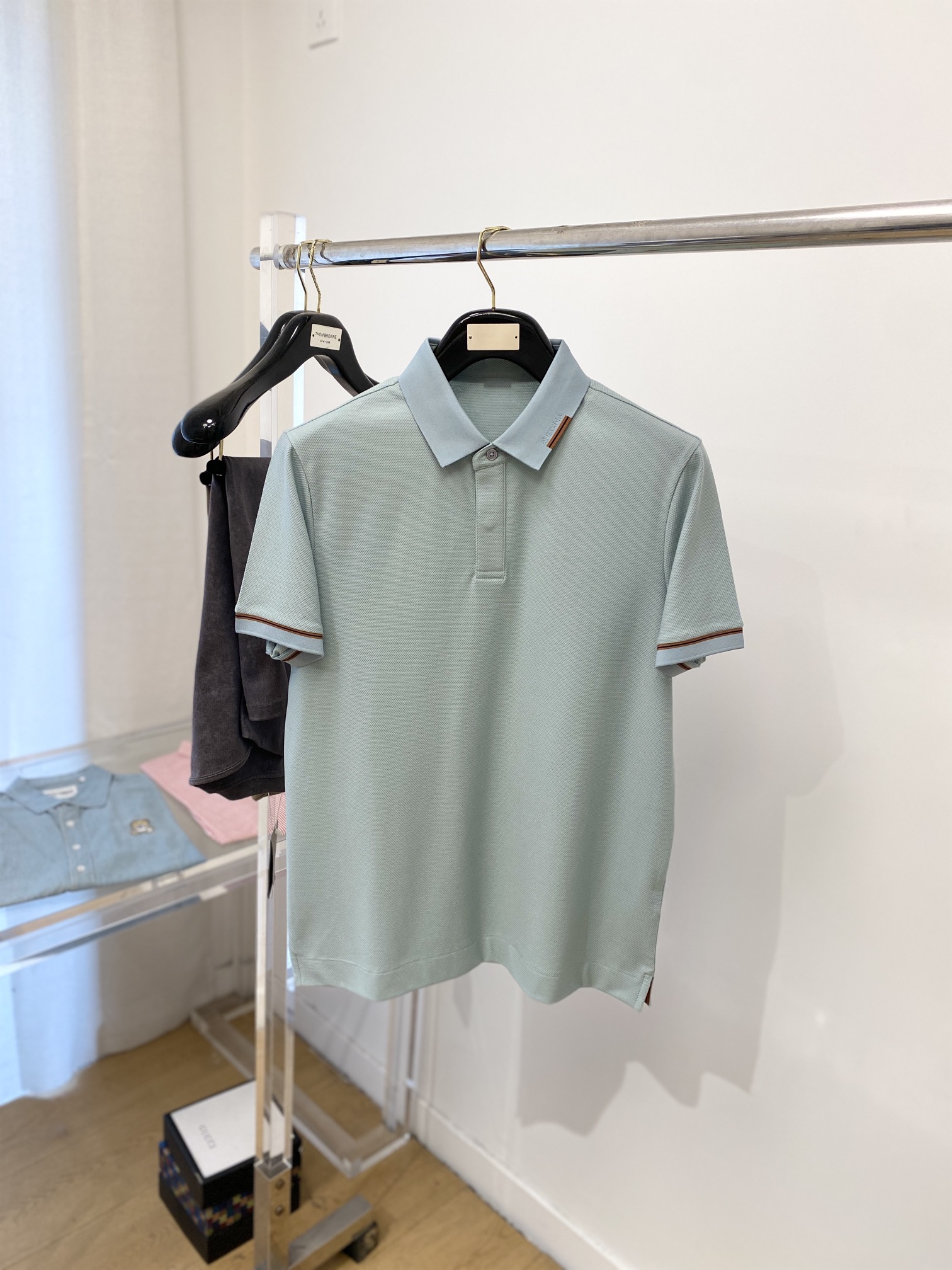 NO:121340,Zenia, the latest short-sleeved T-shirt in 2025, handsome and fashionable, collar embroidered letter logo, simple and versatile style. Fabric cotton is not only crisp, maintains a fashionable silhouette, but also comfortable to wear, and the yarn is more delicate, the number M-3XL, zegna, T-shirt, tees, t-shirt, alexander wang19860909杰尼亚、2025最新款短袖T恤,帅气时尚,衣领刺绣字母logo,简约百搭款.面料棉 不仅挺括,保持潮流的廓形,又穿着舒适,纱织更细腻,码数M-3XL,,zegna,T-shirt,tees，t-shirt,alexander wang,Men's clothing