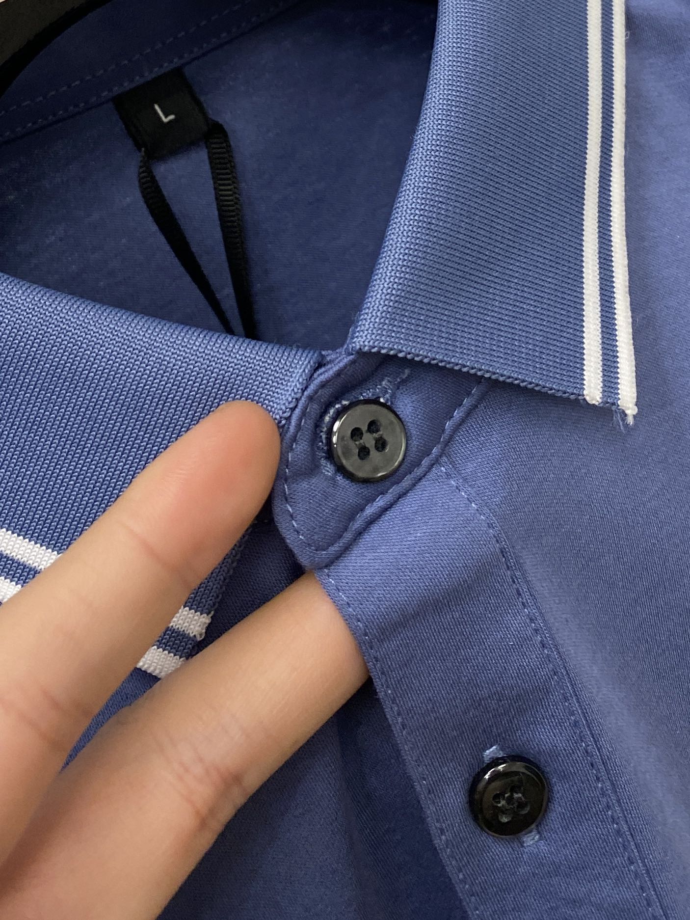 蒙口、 2025最新款短袖T恤，帅气时尚，胸前精致刺绣装饰图案logo，简约百搭款。面料棉 不仅挺括，保