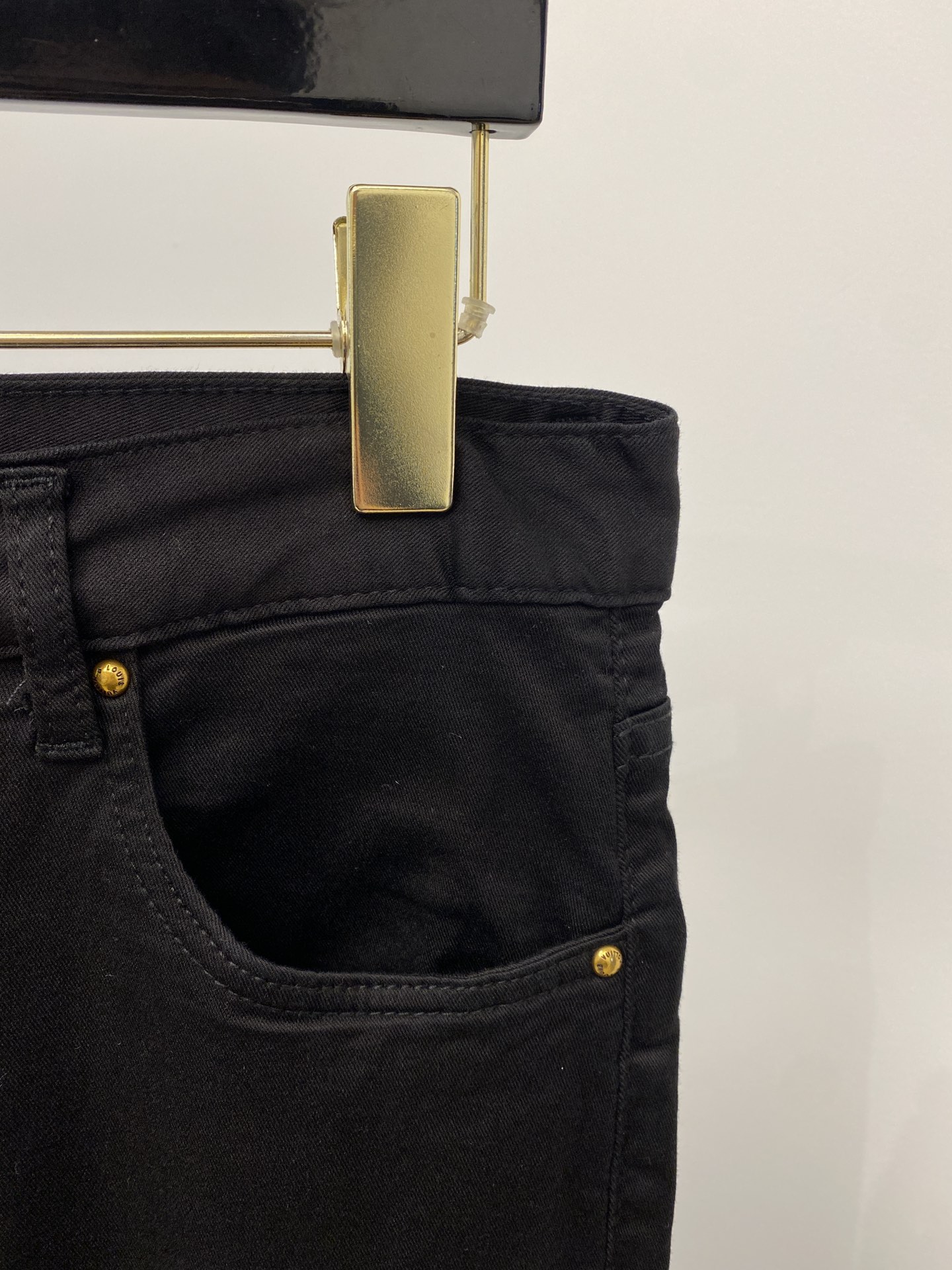 LV、2025最新品，专柜同步有售，原单狠货，水洗休闲牛仔裤，进口原版水洗弹力面料，舒适有弹性，原版五金