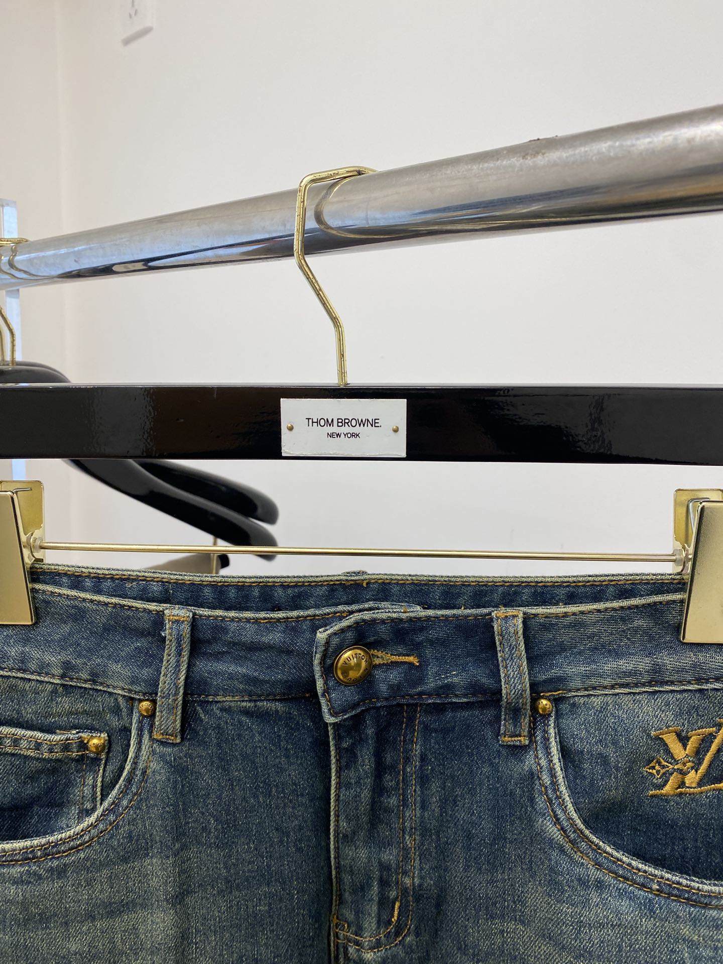 LV、2025最新品，专柜同步有售，原单狠货，水洗休闲牛仔裤，进口原版水洗弹力面料，舒适有弹性，原版五金