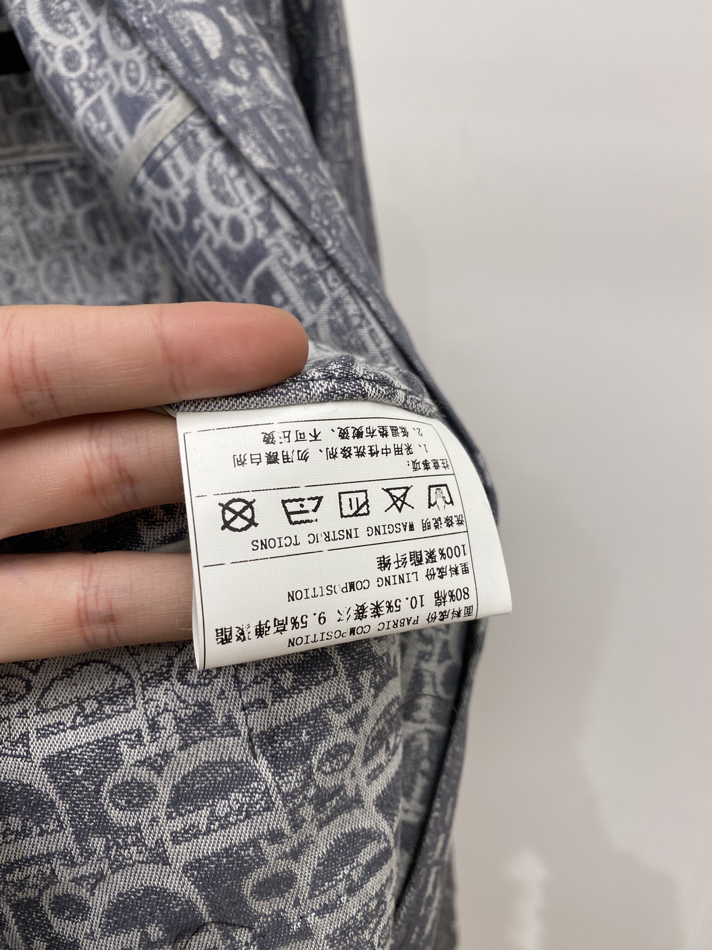 迪奥、2025新品衬衫外套，时尚帅气，简约百搭款，顶级数码定位顶织字母logo，定制原版面料，不仅挺括，