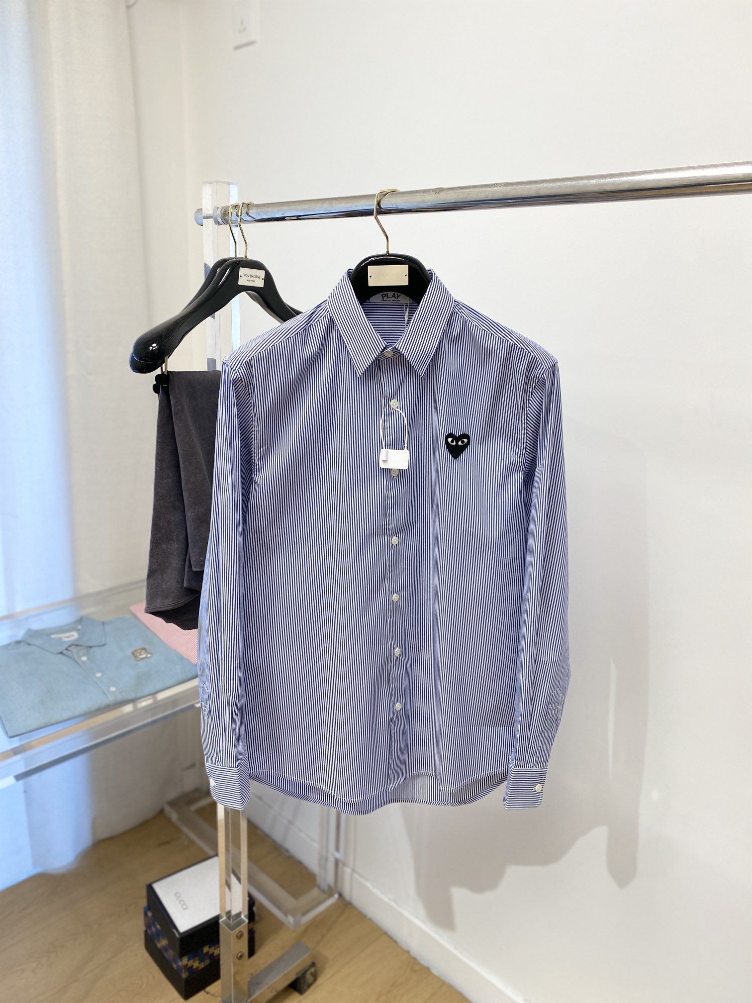 NO:126378,PLAY Fashionable brand, new shirt, fashionable and handsome, simple and versatile, customized original fabric, not only crisp, maintains the trendy silhouette, but also comfortable to wear, the yarn weaving is more delicate, the number of S- XXL,,shirts,alexander wang19860909PLAY 时尚潮牌、新品衬衫,时尚帅气,简约百搭款,定制原版面料,不仅挺括,保持潮流的廓形,又穿着舒适,纱织更细腻,码数S- XXL,,shirts,alexander wang,Men's clothing