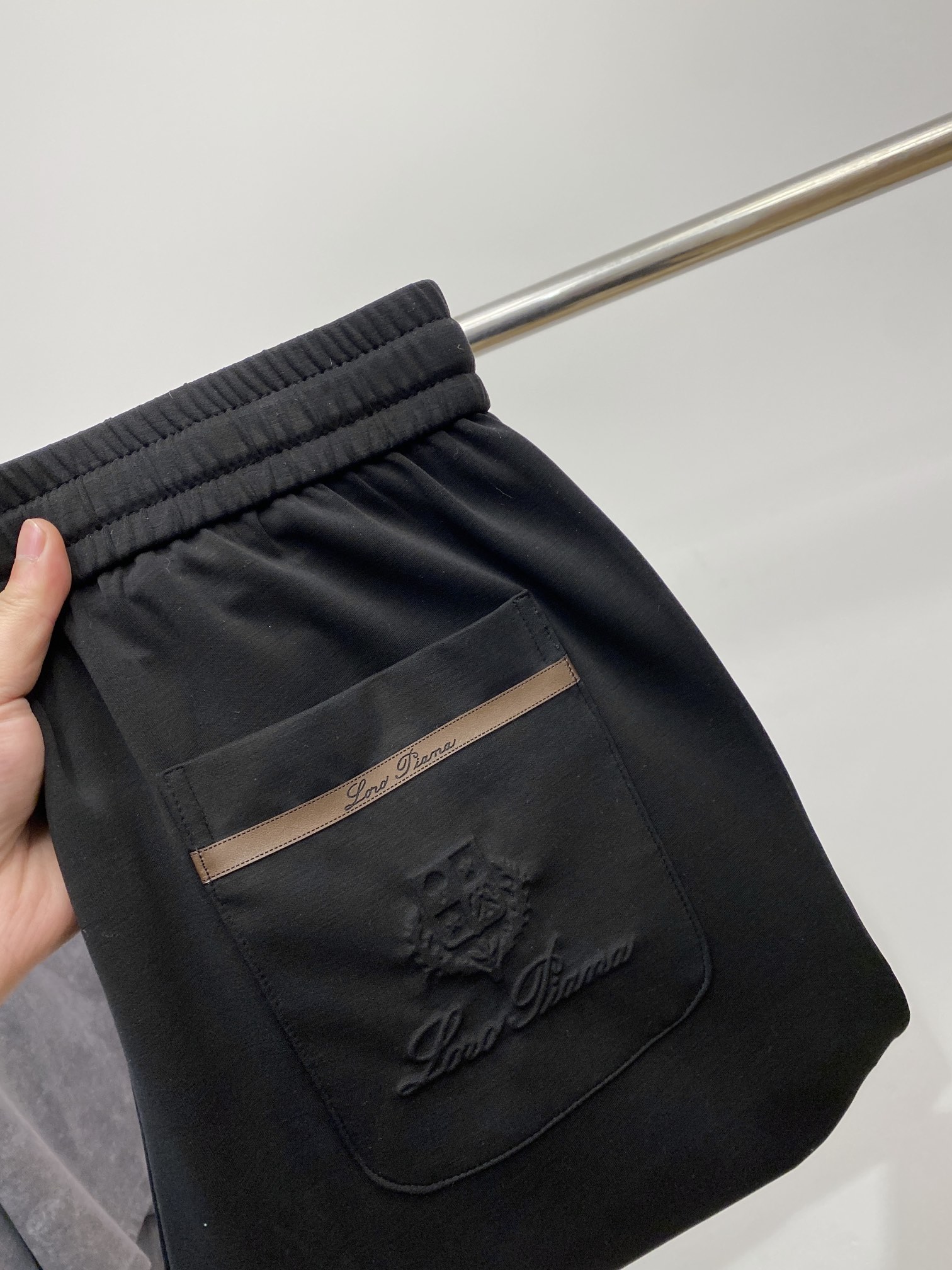 NO:123221,LP, 2025 hot casual pants, high elasticity and slimming, simple and versatile, with fine workmanship, every needle can be seen attentively. Many celebrities and internet celebrities love the most, lengthen their body proportions!  Micro-spin ^_^Comfortable fabric Details M-4XL, loro piana, alexander wang19860909LP、2025爆款休闲裤 高弹显瘦必爆简约百搭爆款,做工精细,每一针都看得到用心,超多明星网红最爱 拉长身材比例哦！微弹 ^_^舒适面料 细节体码数M-4XL,,loro piana,alexander wang,Men's clothing