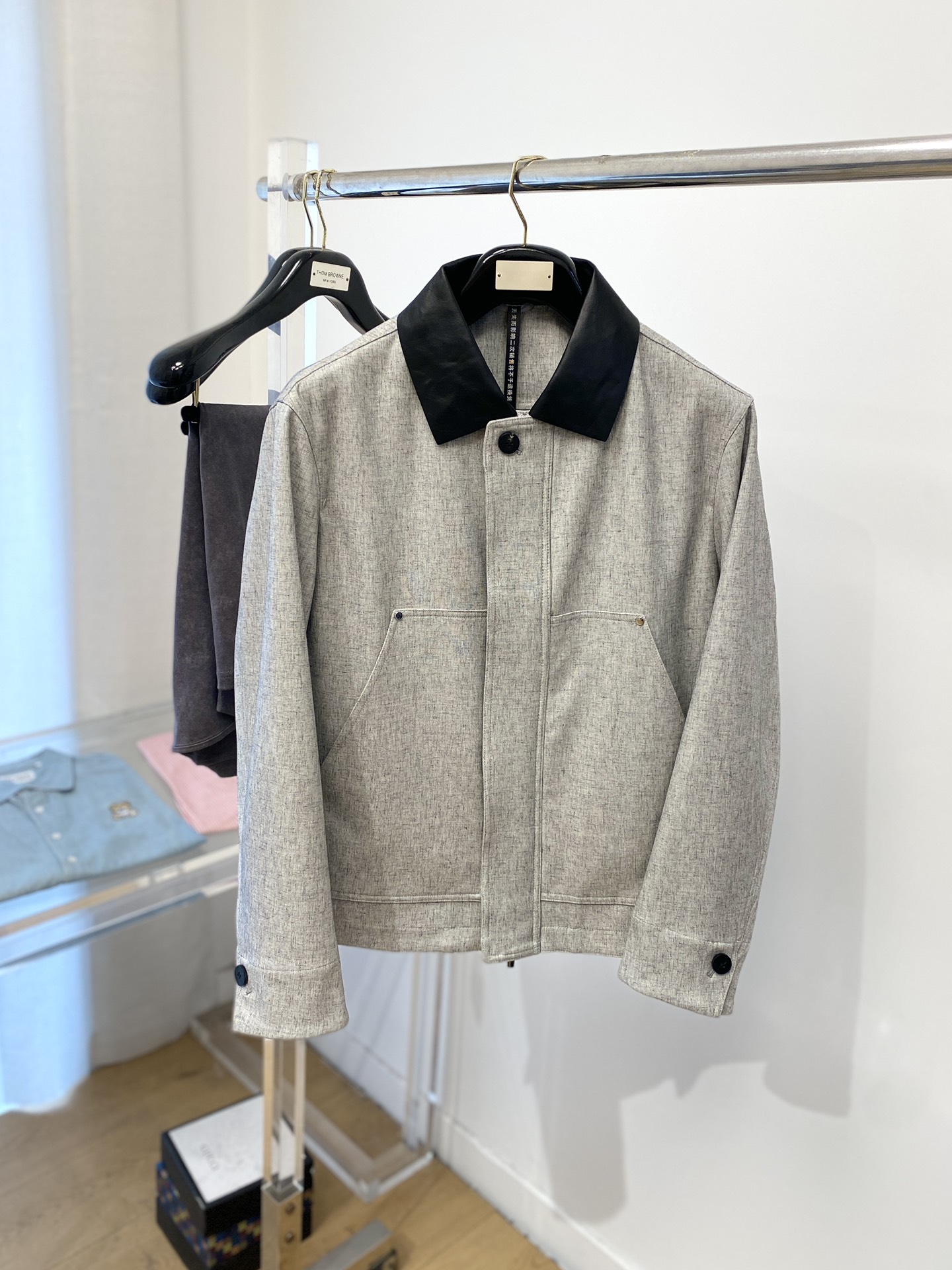 NO:124975,Zenia, 2025 new jacket jacket, fashionable and handsome, simple and versatile style, original auxiliary materials logo, customized original fabric, not only crisp, maintains the trendy silhouette, and is comfortable to wear, and the yarn is more delicate, the number M-3XL, loro piana, zegna, jackets & coats, jackets & coats, alexander wang19860909杰尼亚、2025新品夹克外套,时尚帅气,简约百搭款,原版辅料logo,定制原版面料,不仅挺括,保持潮流的廓形,又穿着舒适,纱织更细腻,码数M-3XL,,loro piana,zegna,jackets & coats,jackets & coats,alexander wang,Men's clothing