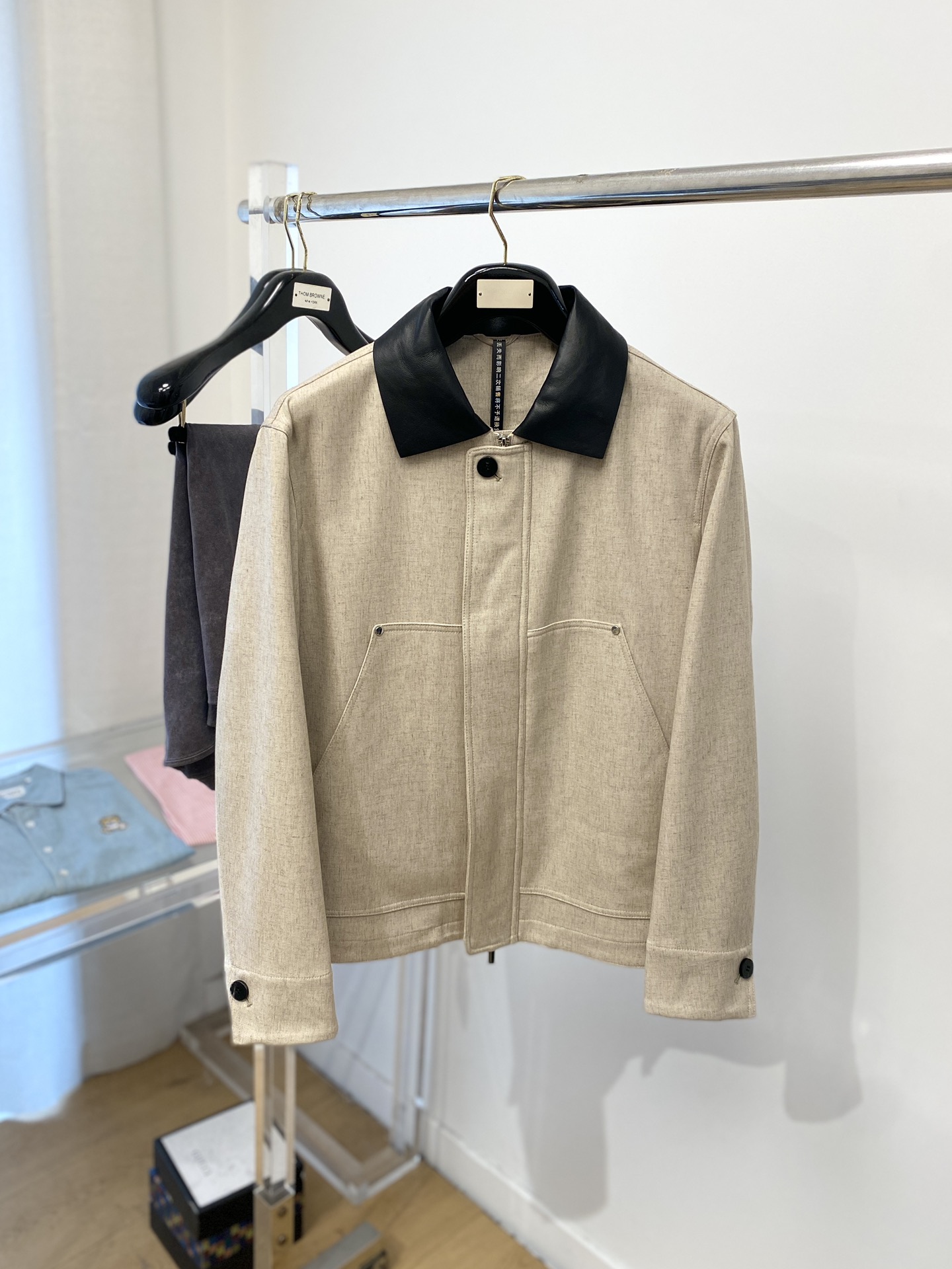 NO:124978,Zenia, 2025 new jacket jacket, fashionable and handsome, simple and versatile style, original auxiliary materials logo, customized original fabric, not only crisp, maintains the trendy silhouette, and is comfortable to wear, and the yarn is more delicate, the number M-3XL, zegna, jackets & coats, jackets & coats, alexander wang19860909杰尼亚、2025新品夹克外套,时尚帅气,简约百搭款,原版辅料logo,定制原版面料,不仅挺括,保持潮流的廓形,又穿着舒适,纱织更细腻,码数M-3XL,,zegna,jackets & coats,jackets & coats,alexander wang,Men's clothing