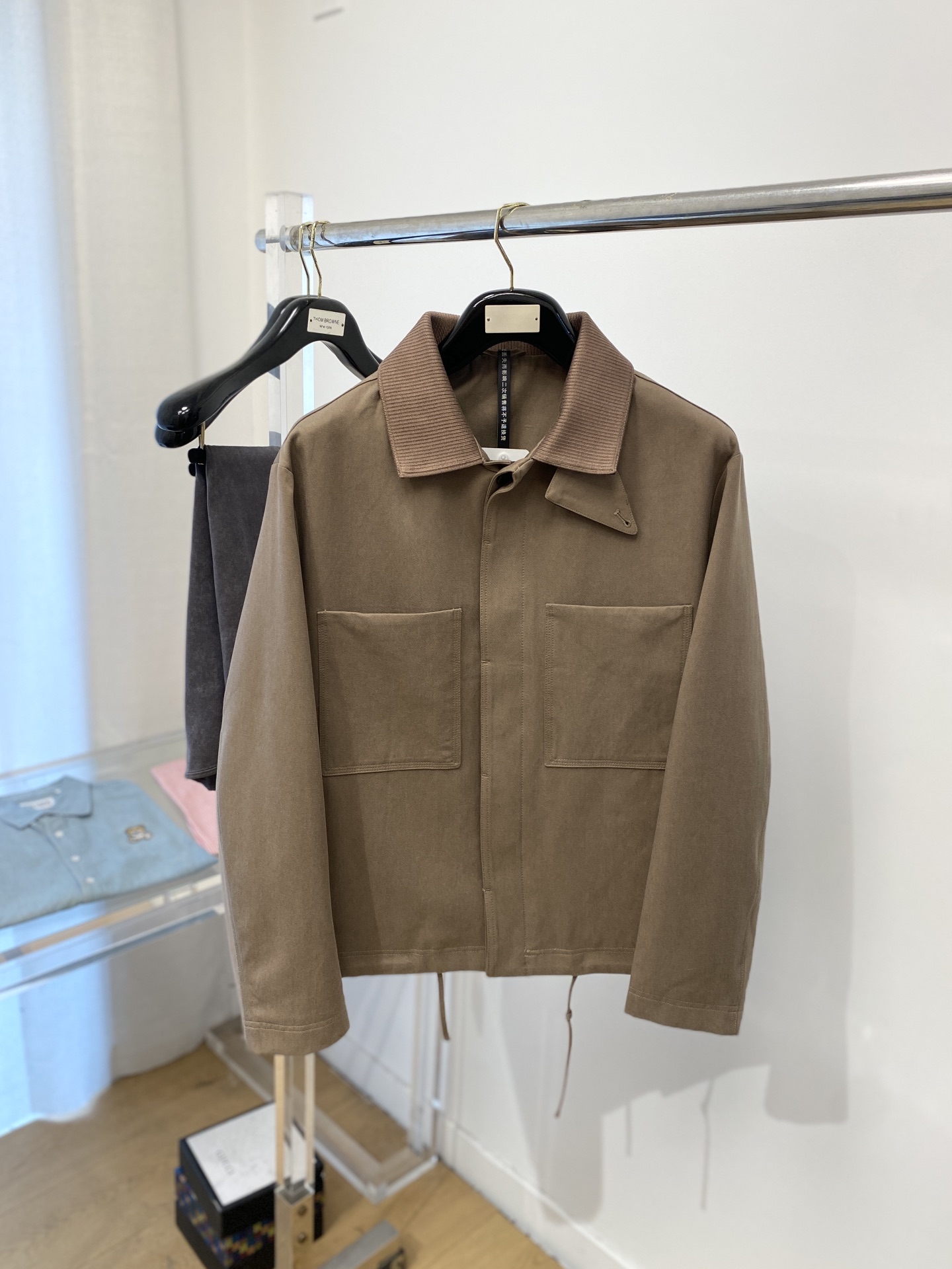 NO:124968,Zenia, 2025 new jacket jacket, fashionable and handsome, simple and versatile style, original auxiliary materials logo, customized original fabric, not only crisp, maintains the trendy silhouette, and is comfortable to wear, and the yarn is more delicate, the number M-3XL, zegna, jackets & coats, jackets & coats, alexander wang19860909杰尼亚、2025新品夹克外套,时尚帅气,简约百搭款,原版辅料logo,定制原版面料,不仅挺括,保持潮流的廓形,又穿着舒适,纱织更细腻,码数M-3XL,,zegna,jackets & coats,jackets & coats,alexander wang,Men's clothing