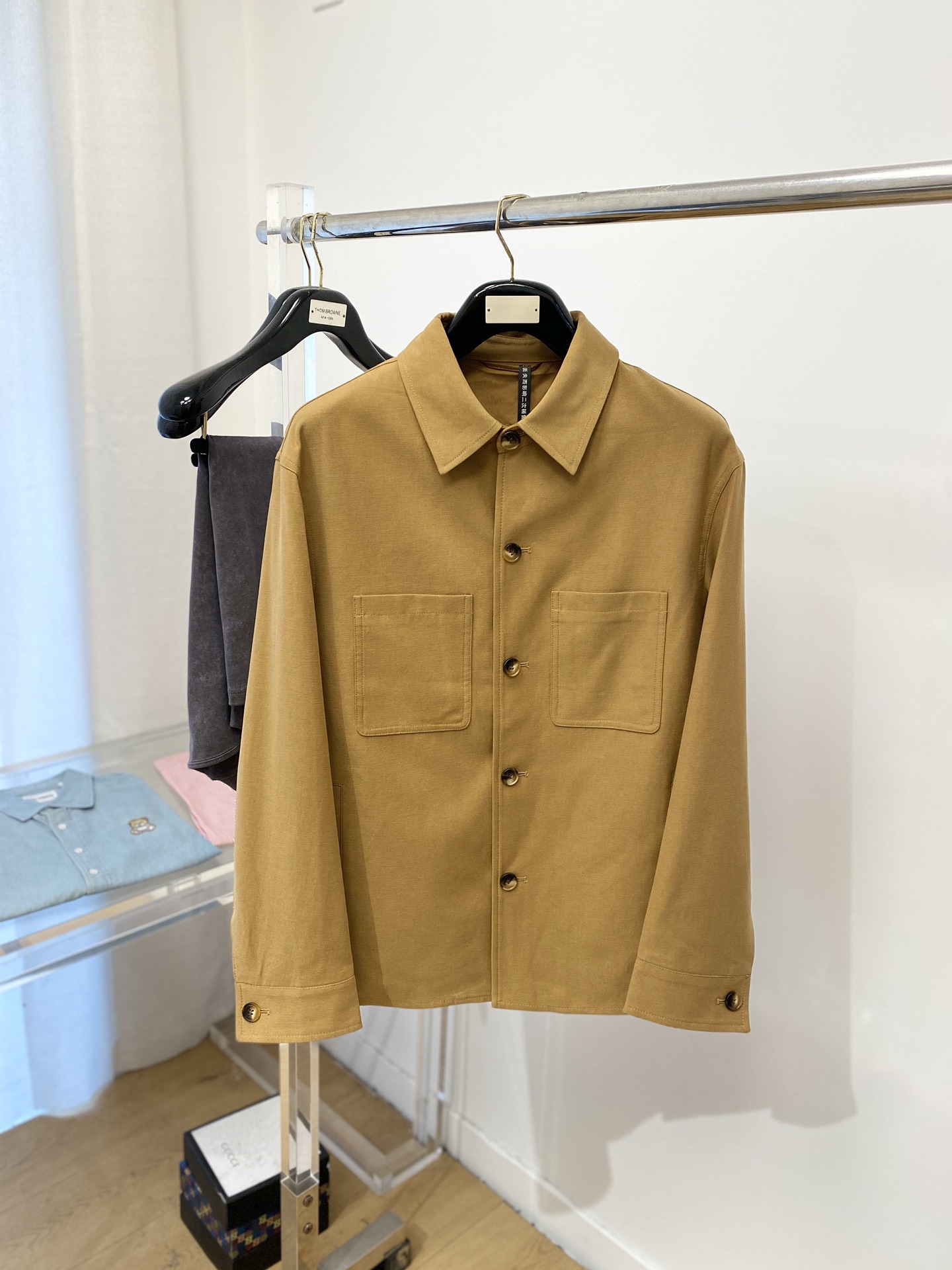 NO:124977,Zenia, 2025 new jacket jacket, fashionable and handsome, simple and versatile style, original auxiliary materials logo, customized original fabric, not only crisp, maintains the trendy silhouette, and is comfortable to wear, and the yarn is more delicate, the number M-3XL, zegna, jackets & coats, jackets & coats, alexander wang19860909杰尼亚、2025新品夹克外套,时尚帅气,简约百搭款,原版辅料logo,定制原版面料,不仅挺括,保持潮流的廓形,又穿着舒适,纱织更细腻,码数M-3XL,,zegna,jackets & coats,jackets & coats,alexander wang,Men's clothing