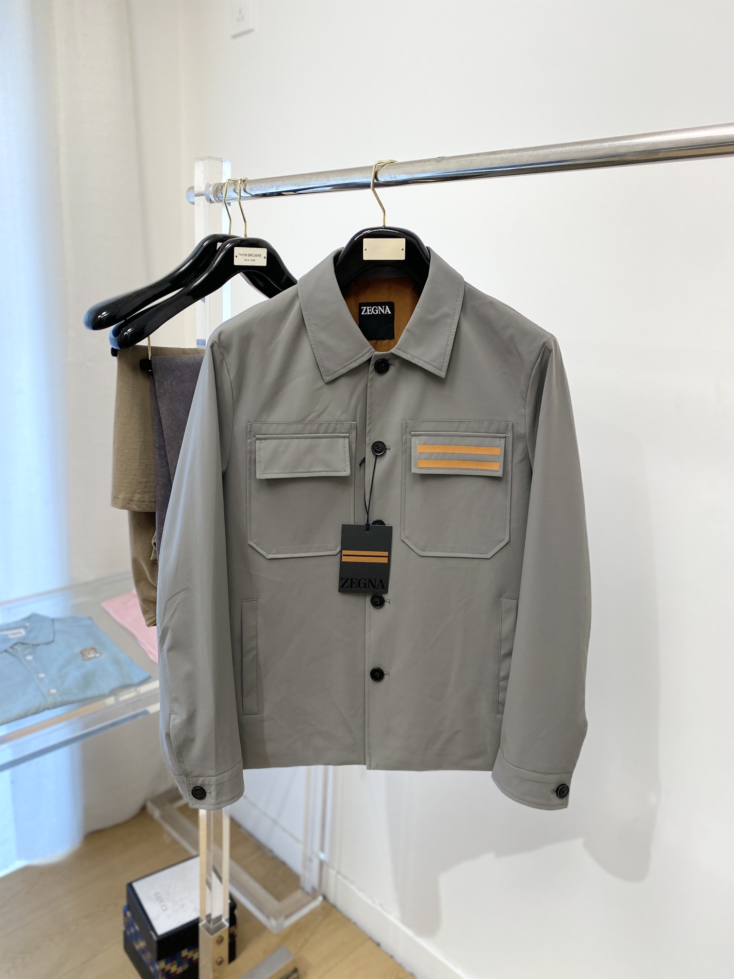 NO:124931,Zenia, 2025 new jacket jacket, fashionable and handsome, simple and versatile style, original hardware and accessories logo, customized original fabric, not only crisp, maintains the trendy silhouette, and is comfortable to wear, the yarn weaving is more delicate, the number M-3XL, zegna, jackets & coats, jackets & coats, alexander wang19860909杰尼亚、2025新品夹克外套,时尚帅气,简约百搭款,原版五金辅料logo,定制原版面料,不仅挺括,保持潮流的廓形,又穿着舒适,纱织更细腻,码数M-3XL,,zegna,jackets & coats,jackets & coats,alexander wang,Men's clothing