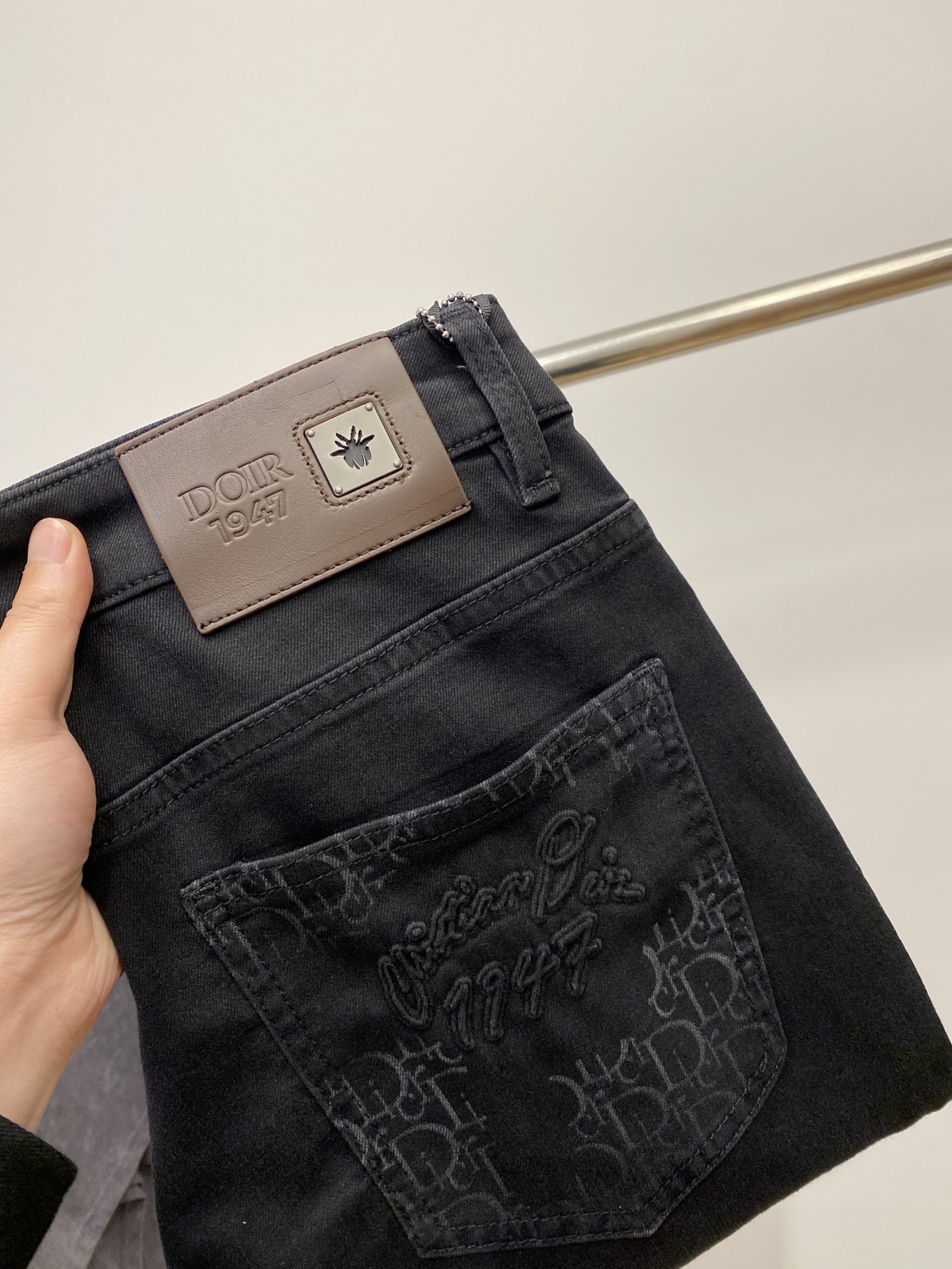 NO:124939,Dior, 2025 latest products, special counters are available at the same time, original singles, washable casual jeans, imported original washing elastic fabric, comfortable and elastic, original hardware and auxiliary decorative logo, super positive style, extremely high grade, counter quality, fashionable and stylish upper body, 28-38,,dior,jeans,alexander wang19860909迪奥、2025最新品,专柜同步有售,原单狠货,水洗休闲牛仔裤,进口原版水洗弹力面料,舒适有弹性,原版五金辅料装饰logo,版型超正,档次极高,专柜品质,上身时尚有型,码数28-38,,dior,jeans,alexander wang,Men's clothing