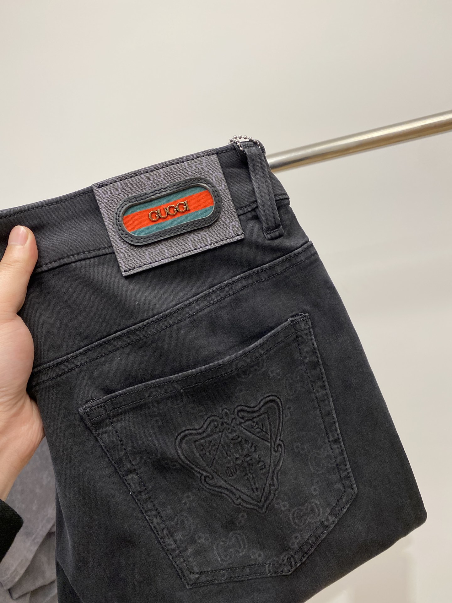 NO:124943,Guqi, 2025 latest products, special counters are available at the same time, original singles, washable casual jeans, imported original washable elastic fabric, comfortable and elastic, original hardware and auxiliary decorative logo, super positive style, extremely high grade, counter quality, fashionable and stylish upper body, 28-38, jeans, alexander wang19860909古奇、2025最新品,专柜同步有售,原单狠货,水洗休闲牛仔裤,进口原版水洗弹力面料,舒适有弹性,原版五金辅料装饰logo,版型超正,档次极高,专柜品质,上身时尚有型,码数28-38,,jeans,alexander wang,Men's clothing