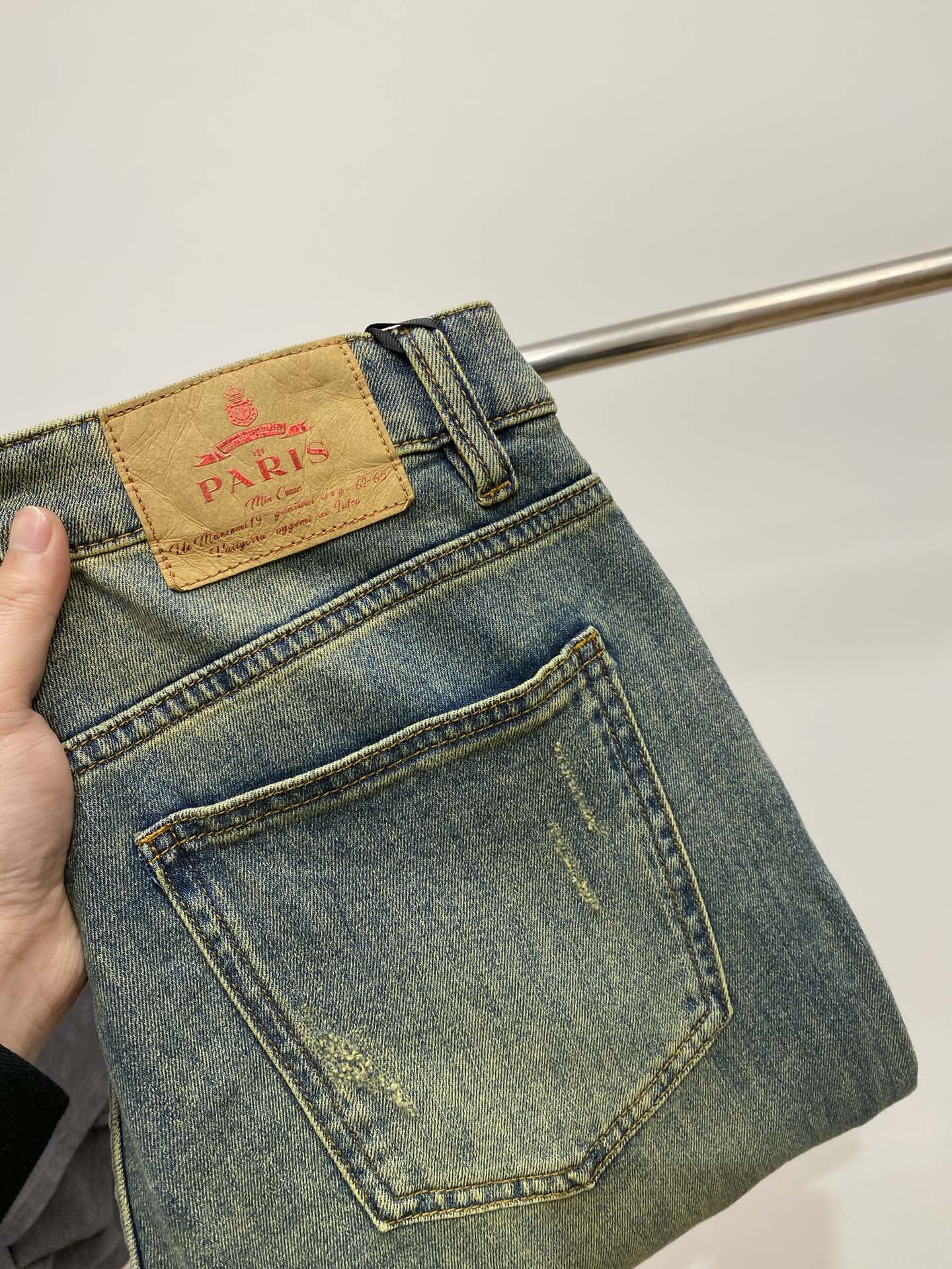 NO:124951,Prada, 2025 latest products, special counters are available at the same time, original singles, washable casual jeans, imported original washable elastic fabric, comfortable and elastic, original hardware and auxiliary decorative logo, super positive style, extremely high grade, counter quality, fashionable and stylish upper body, 28-38, prada, jeans, alexander wang19860909普拉达、2025最新品,专柜同步有售,原单狠货,水洗休闲牛仔裤,进口原版水洗弹力面料,舒适有弹性,原版五金辅料装饰logo,版型超正,档次极高,专柜品质,上身时尚有型,码数28-38,,prada,jeans,alexander wang,Men's clothing