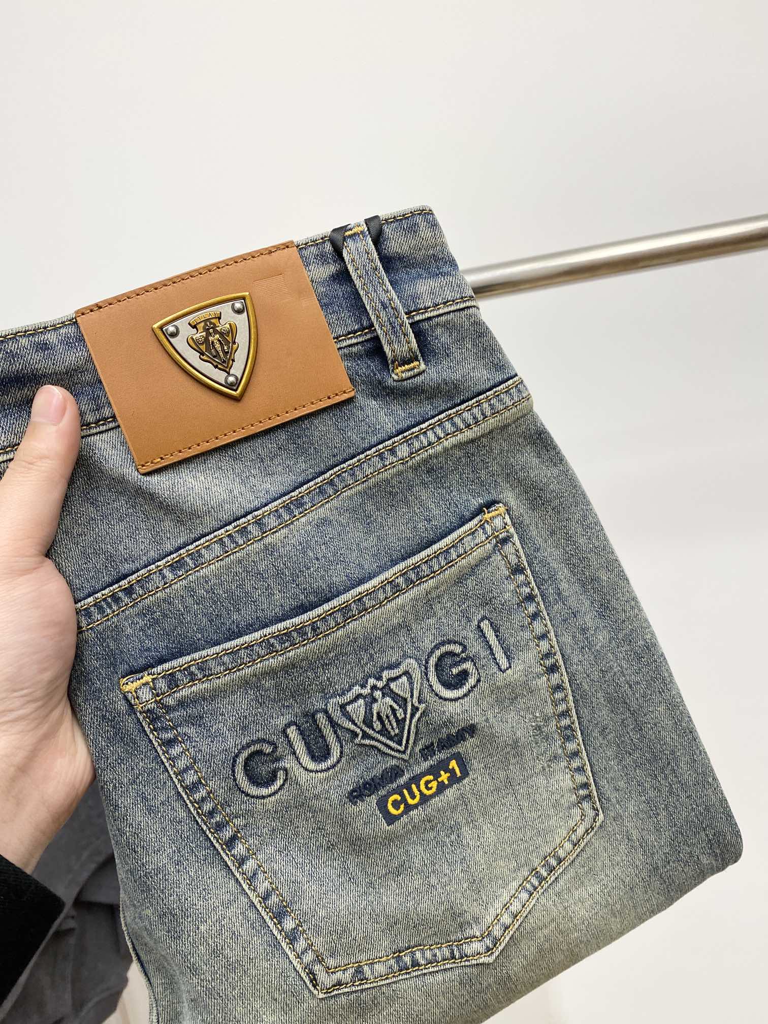 NO:126339,Guqi, the latest products, the counter is available at the same time, original single-purpose goods, water-washed casual jeans, imported original washing elastic fabric, comfortable and elastic, original hardware and auxiliary decorative logo, super positive style, extremely high grade, counter quality, fashionable and stylish upper body, 28-38, jeans, alexander wang19860909古奇、最新品,专柜同步有售,原单狠货,水洗休闲牛仔裤,进口原版水洗弹力面料,舒适有弹性,原版五金辅料装饰logo,版型超正,档次极高,专柜品质,上身时尚有型,码数28-38,,jeans,alexander wang,Men's clothing