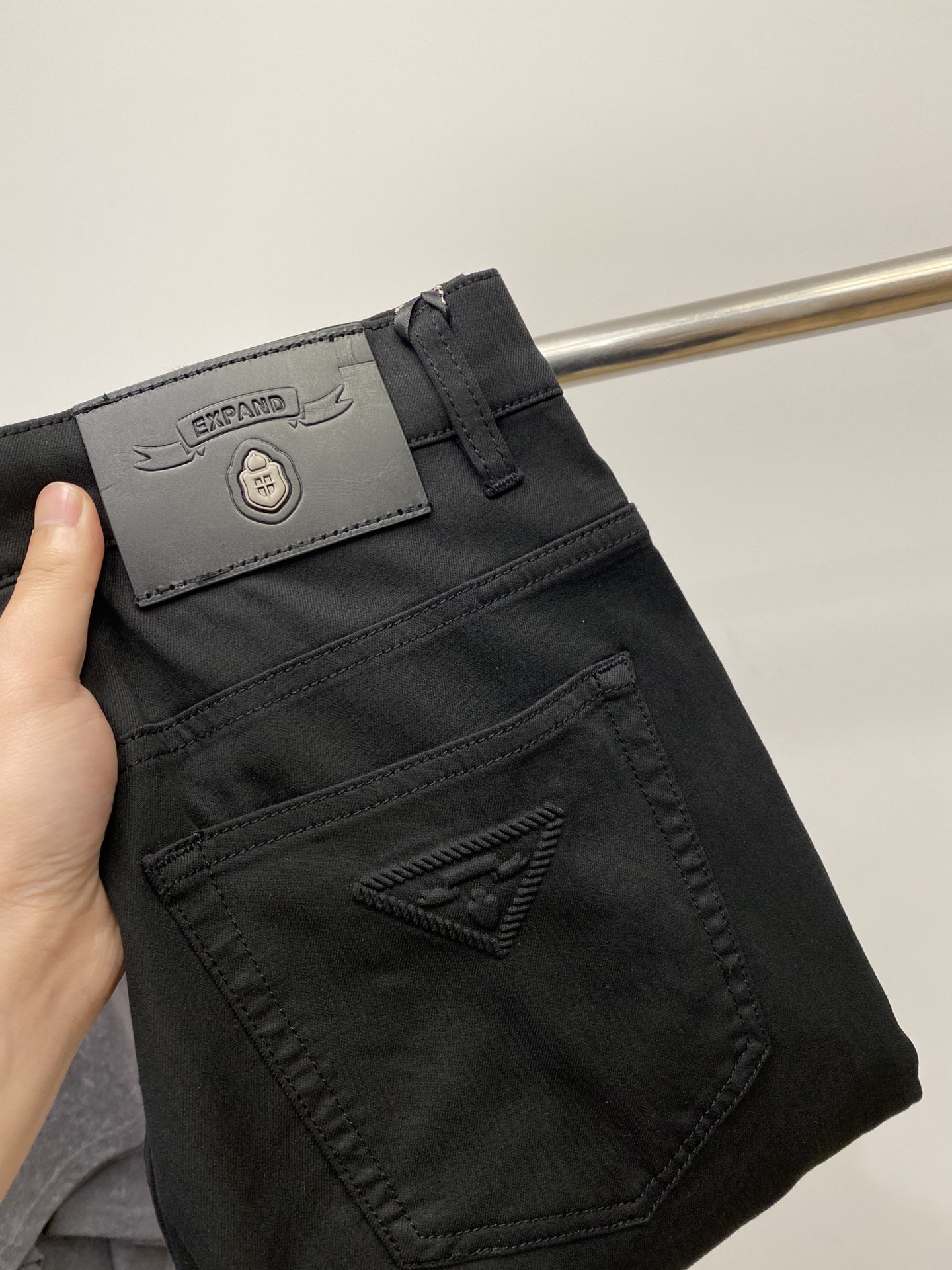 NO:126344,Prada, the latest products, special counters are available at the same time, original singles, washable casual jeans, imported original washable elastic fabric, comfortable and elastic, original hardware and auxiliary decorative logo, super positive style, extremely high grade, counter quality, fashionable and stylish upper body, 28-38, prada, jeans, alexander wang19860909普拉达、最新品,专柜同步有售,原单狠货,水洗休闲牛仔裤,进口原版水洗弹力面料,舒适有弹性,原版五金辅料装饰logo,版型超正,档次极高,专柜品质,上身时尚有型,码数28-38,,prada,jeans,alexander wang,Men's clothing