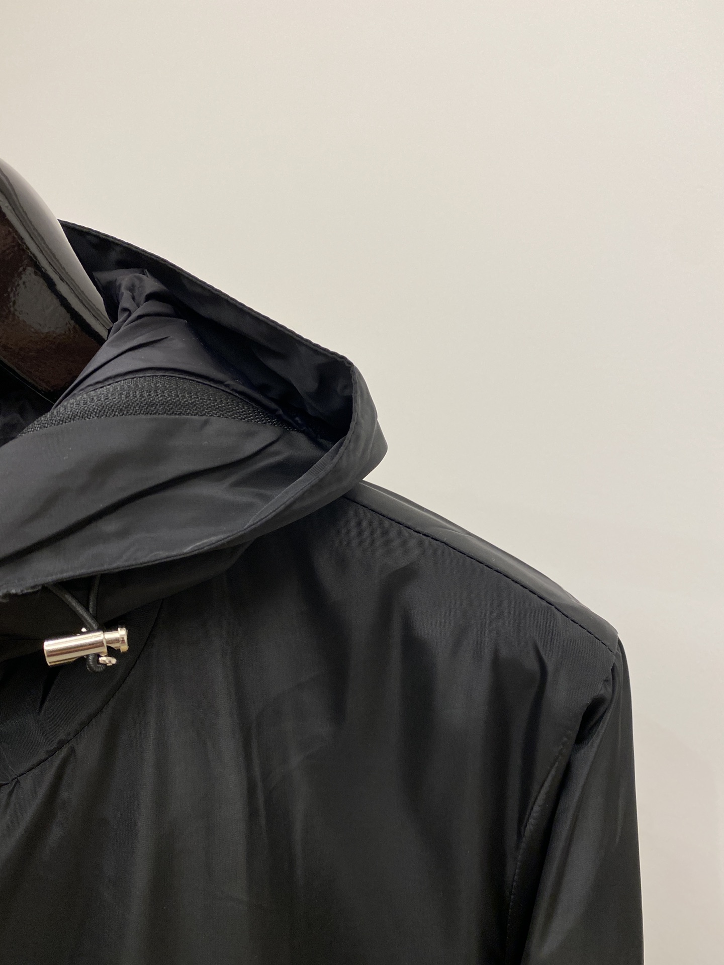 蒙口、2025新品夹克外套，时尚帅气，简约百搭款，袖口刺绣装饰图案logo，定制原版面料，不仅挺括，保持