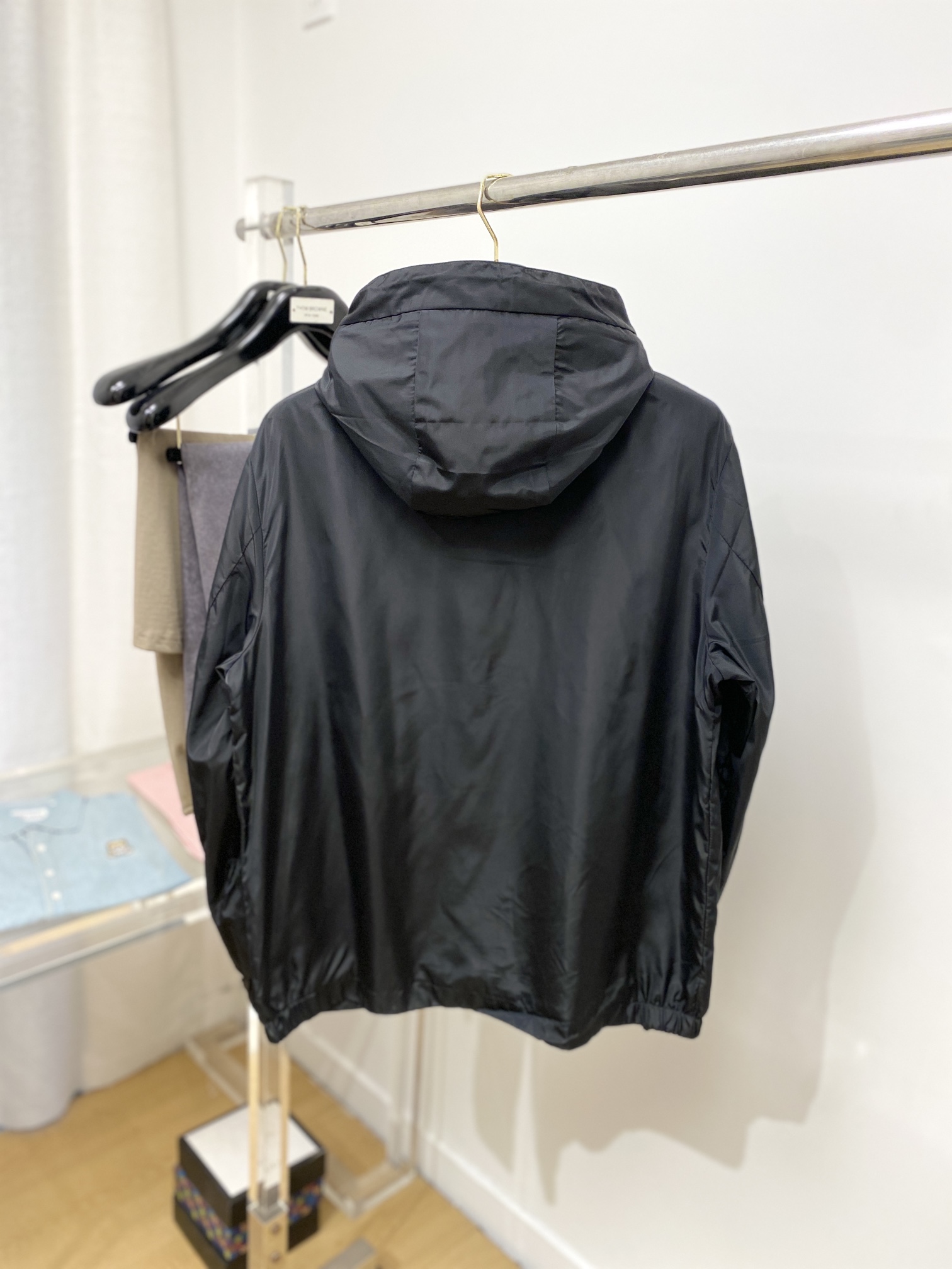 蒙口、2025新品夹克外套，时尚帅气，简约百搭款，袖口刺绣装饰图案logo，定制原版面料，不仅挺括，保持