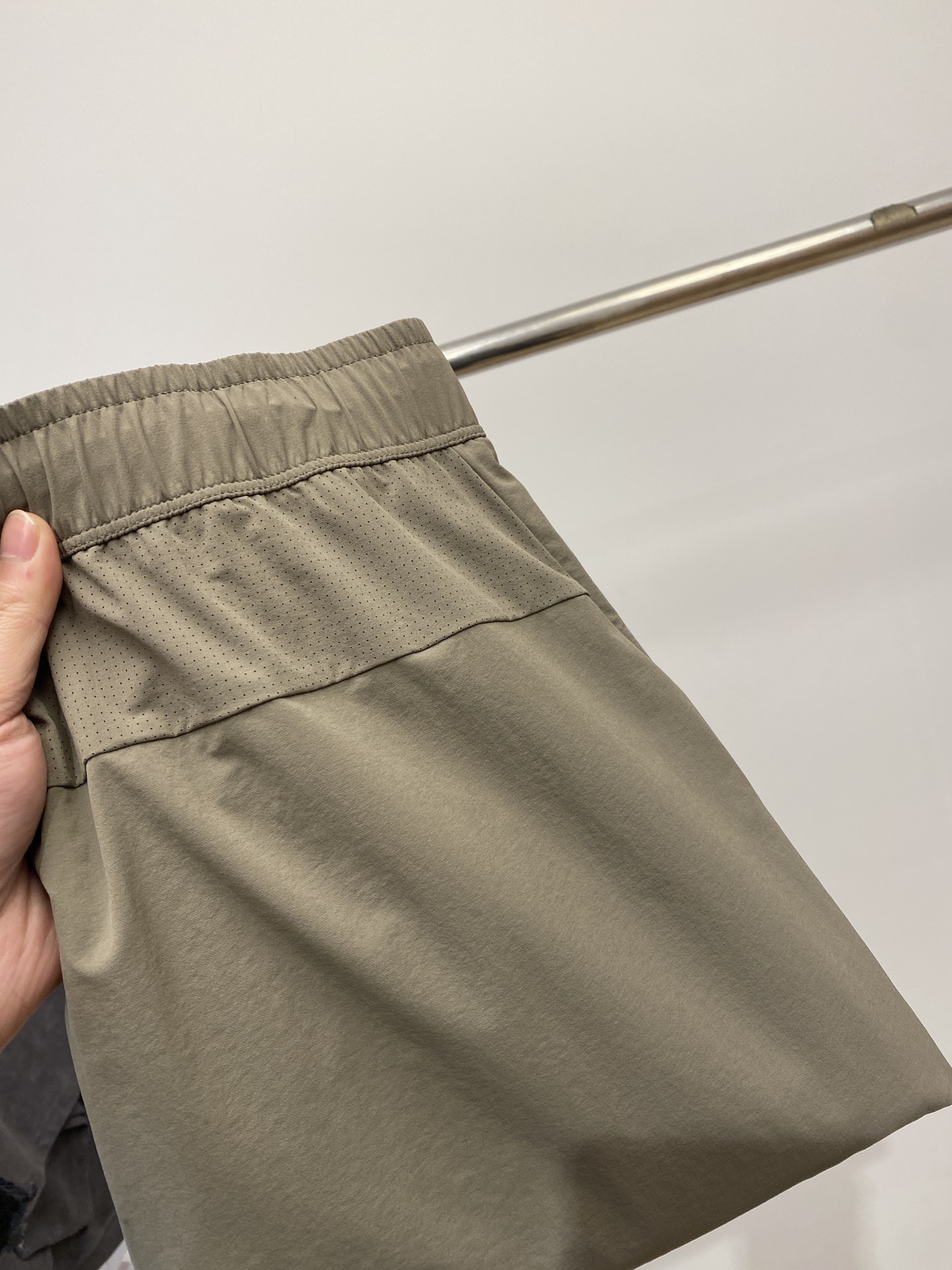 NO:152094,DESCENTE, 2025 hot casual pants, high elasticity, slimming, simple and versatile hot style, fine workmanship, every needle can be seen attentively, many celebrity internet celebrities love the most, lengthen the body proportions!  Micro-spin ^_^Comfortable fabric Detailed body code M-3XL, loro piano, alexander wang19860909DESCENTE迪桑特、2025爆款休闲裤 高弹显瘦必爆简约百搭爆款,做工精细,每一针都看得到用心,超多明星网红最爱 拉长身材比例哦！微弹 ^_^舒适面料 细节体码M-3XL,,loro piana,alexander wang,Men's clothing