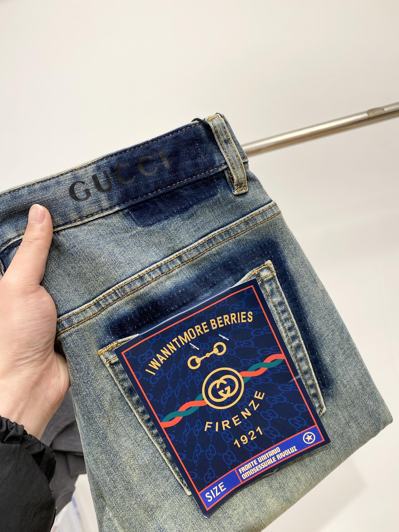 NO:127555,Guqi, 2025 latest products, special counters are available at the same time, original singles, washable casual jeans, imported original washable elastic fabric, comfortable and elastic, original hardware and auxiliary decorative logo, super positive style, extremely high grade, counter quality, fashionable and stylish upper body, 29-38, jeans, alexander wang19860909古奇、2025最新品,专柜同步有售,原单狠货,水洗休闲牛仔裤,进口原版水洗弹力面料,舒适有弹性,原版五金辅料装饰logo,版型超正,档次极高,专柜品质,上身时尚有型,码数29-38,,jeans,alexander wang,Men's clothing