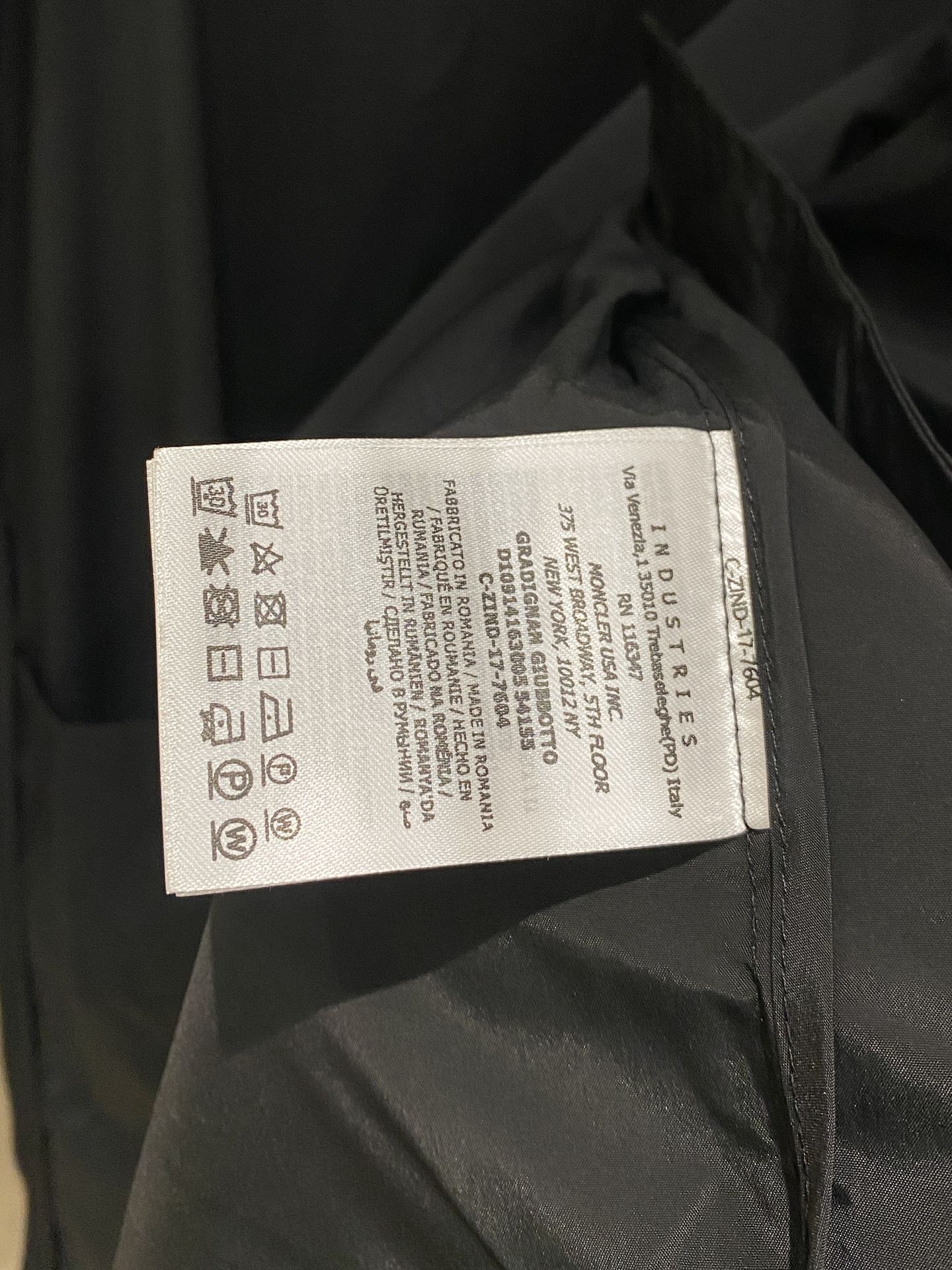 蒙口、2025新品夹克外套，时尚帅气，简约百搭款，袖口刺绣装饰图案logo，定制原版面料，不仅挺括，保持