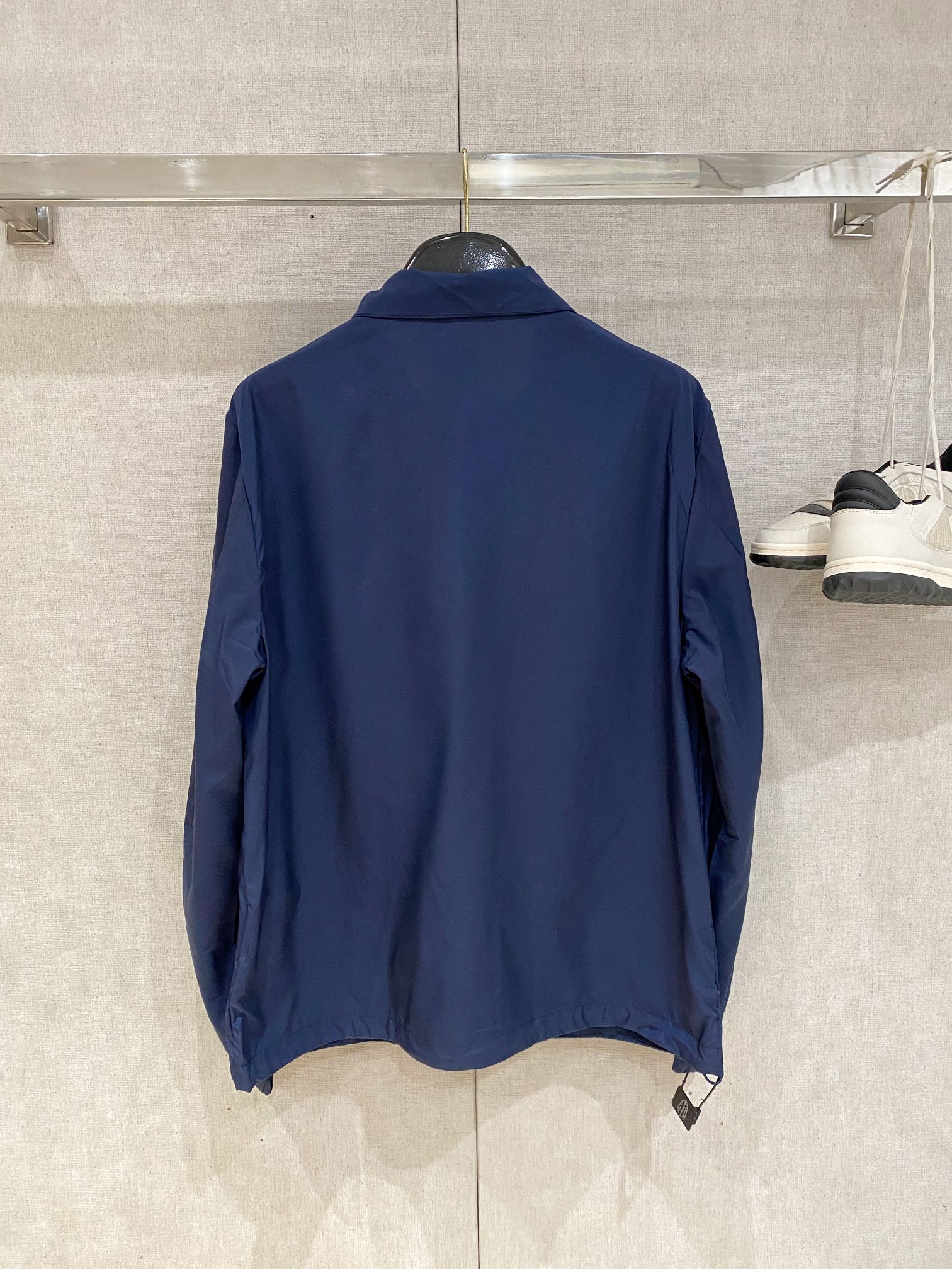 蒙口、2025新品夹克外套，时尚帅气，简约百搭款，袖口刺绣装饰图案logo，定制原版面料，不仅挺括，保持