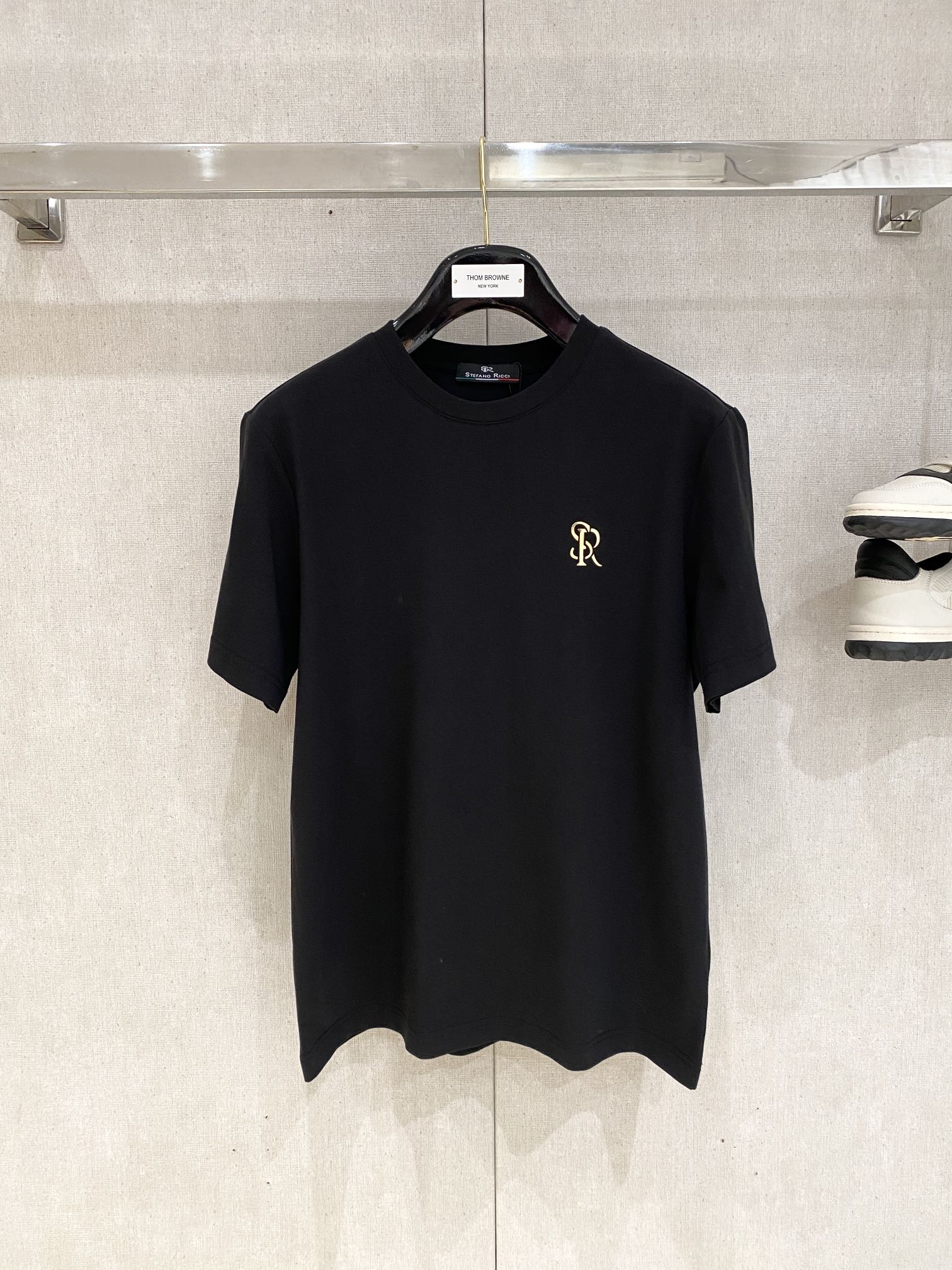 NO:131320,Stephen, new short-sleeved T-shirt, handsome and fashionable, top-grade hot diamond letter logo on the chest, simple and versatile style. Fabric cotton is not only crisp, maintains the trendy silhouette, but also comfortable to wear, and the yarn is more delicate, the number M-3Xl, T-shirt,tees, t-shirt,alexander wang19860909史蒂芬、新品短袖T恤,帅气时尚,胸前顶级烫钻字母logo,简约百搭款.面料棉 不仅挺括,保持潮流的廓形,又穿着舒适,纱织更细腻,码数M-3Xl,,T-shirt,tees，t-shirt,alexander wang,Men's clothing