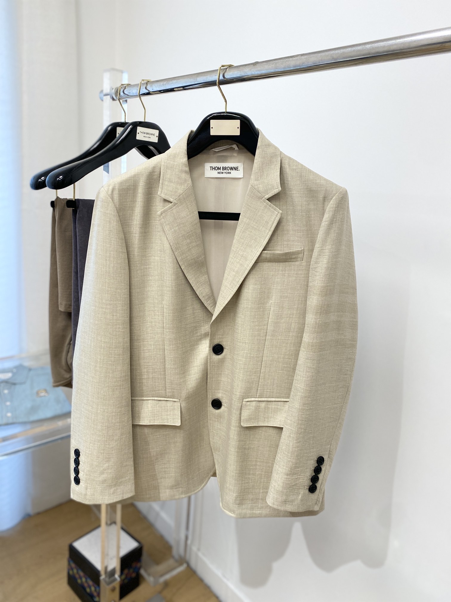 NO:134066,TB, 2025 new suit jacket, fashionable and handsome, simple and versatile, customized original fabric, not only crisp, maintains the trendy silhouette, but also comfortable to wear, the yarn weaving is more delicate, the number M-3XL P,, jackets & coats, business suit, alexander wang19860909TB、2025新品西装外套,时尚帅气,简约百搭款,定制原版面料,不仅挺括,保持潮流的廓形,又穿着舒适,纱织更细腻,码数M-3XL P,,jackets & coats,business suit,alexander wang,Men's clothing