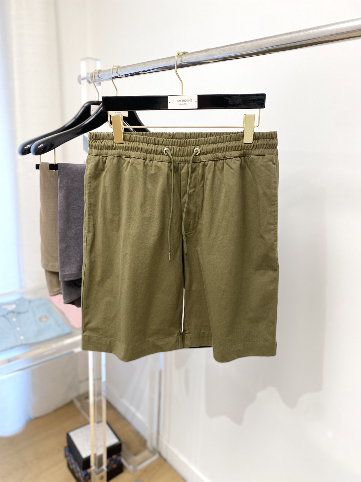 NO:137109,The 2025 hot casual shorts are very elastic and slimming. They are simple and versatile. They are finely made and can be seen with care. They are so popular that they can be seen with great care. Many celebrities and internet celebrities love each one. They lengthen their body proportions!  Micro-spin ^_^Comfortable fabric Details S-XXL, Moncler, shorts, alexander wang19860909蒙口、2025爆款休闲短裤 高弹显瘦必爆简约百搭爆款,做工精细,每一针都看得到用心,超多明星网红最爱 拉长身材比例哦！微弹 ^_^舒适面料 细节体码数S-XXL,,Moncler,shorts,alexander wang,Men's clothing