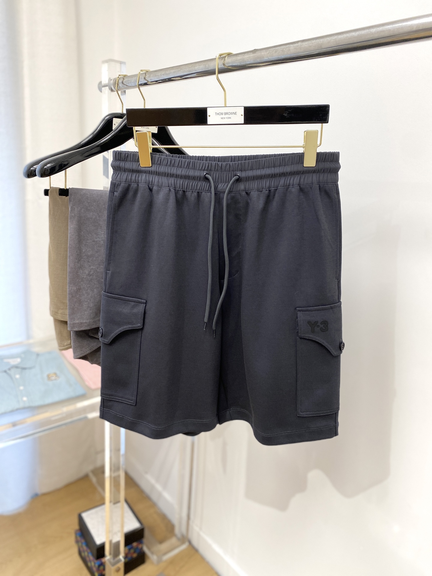 NO:139491,Y-3, 2025 hot casual shorts, high elasticity and slimming, simple and versatile, with fine workmanship, every needle can be seen with care, many celebrity celebrities love the most, lengthen the body proportions!  Micro-spin ^_^Comfortable fabric Details S-XXL, loro piana, shorts, alexander wang19860909Y-3、2025爆款休闲短裤 高弹显瘦必爆简约百搭爆款,做工精细,每一针都看得到用心,超多明星网红最爱 拉长身材比例哦！微弹 ^_^舒适面料 细节体码数S-XXL,,loro piana,shorts,alexander wang,Men's clothing