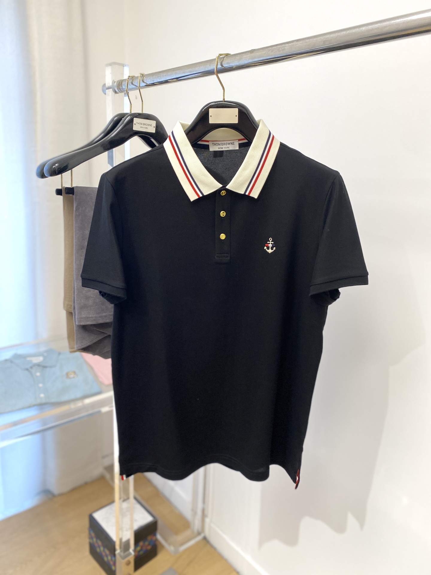 NO:141278,TB, the latest short-sleeved T-shirt in 2025, handsome and fashionable, exquisite embroidered pattern logo on the chest, simple and versatile style. The fabric cotton is not only crisp, maintains the trendy silhouette, but also comfortable to wear, and the yarn is more delicate, the number M-3XL, T-shirt,tees, t-shirt,alexander wang19860909TB、2025最新款短袖T恤,帅气时尚,胸前精致刺绣图案logo,简约百搭款.面料棉 不仅挺括,保持潮流的廓形,又穿着舒适,纱织更细腻,码数M-3XL,,T-shirt,tees，t-shirt,alexander wang,Men's clothing