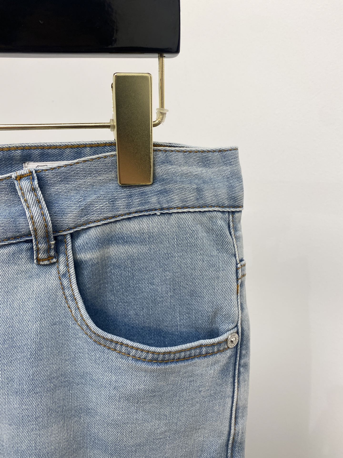 Brunello Cucinelli、2025最新品，专柜同步有售，原单狠货，水洗休闲牛仔裤，进口原版水