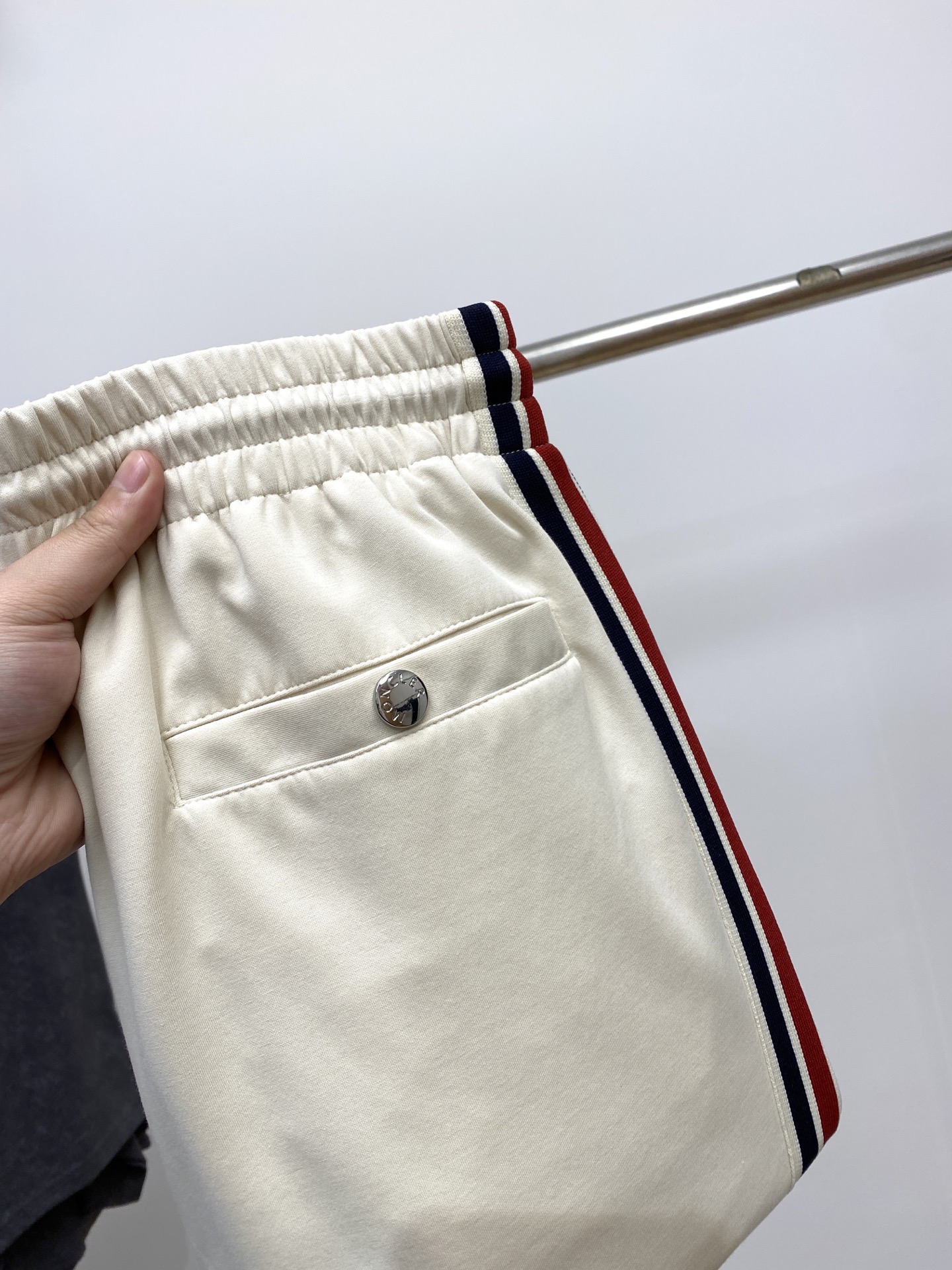 NO:145890,The 2025 hot casual pants are very elastic and slimming. They are simple and versatile. They are finely made and can be seen with care. They are so popular that they can be seen with great care. Many celebrities and internet celebrities love the most. They will lengthen their body proportions!  Micro-spin ^_^Comfortable fabric Detailed body code M- XXXL,,Moncler,alexander wang19860909蒙口、2025爆款休闲裤 高弹显瘦必爆简约百搭爆款,做工精细,每一针都看得到用心,超多明星网红最爱 拉长身材比例哦！微弹 ^_^舒适面料 细节体码数M- XXXL,,Moncler,alexander wang,Men's clothing