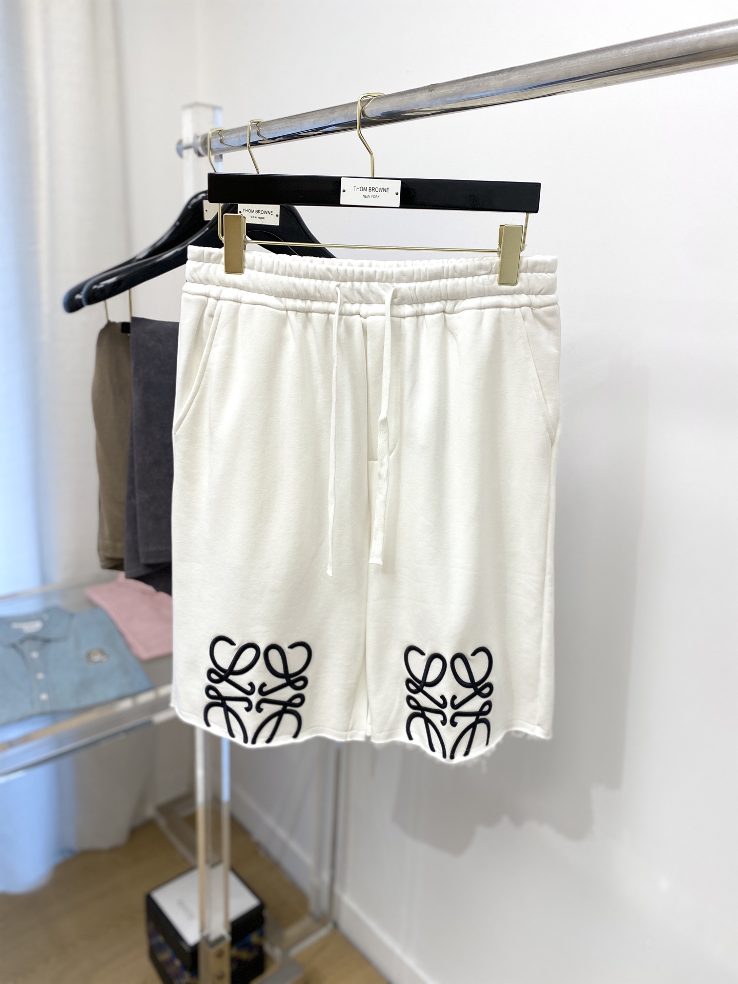 NO:148378,Luo Yiwei, 2025 hot casual shorts, high elasticity and slimming, simple and versatile, with fine workmanship, every needle can be seen with care, many celebrity internet celebrities love the most, lengthen the body proportions!  Micro-spin ^_^Comfortable fabric Details S-XL,,loewe, shorts,alexander wang19860909罗意威、2025爆款休闲短裤 高弹显瘦必爆简约百搭爆款,做工精细,每一针都看得到用心,超多明星网红最爱 拉长身材比例哦！微弹 ^_^舒适面料 细节体码数S-XL,,loewe,shorts,alexander wang,Men's clothing