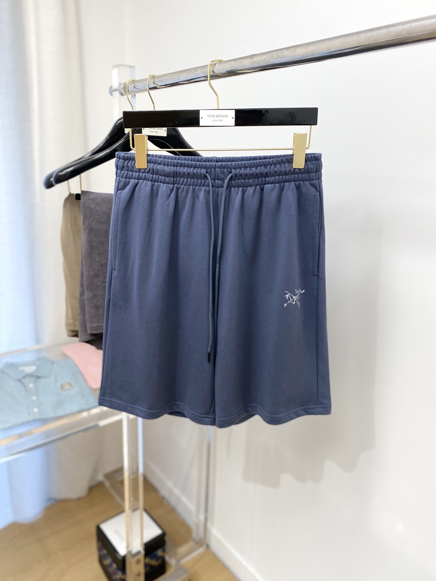 NO:148439,Archaeopteryx, 2025 hot casual shorts, high elasticity and slimming, simple and versatile, with fine workmanship, every needle can be seen attentively, and many celebrity celebrities love the most, lengthen the body proportions!  Micro-spin ^_^Comfortable fabric Details S-XL, arc'teryx, shorts, alexander wang19860909始祖鸟、2025爆款休闲短裤 高弹显瘦必爆简约百搭爆款,做工精细,每一针都看得到用心,超多明星网红最爱 拉长身材比例哦！微弹 ^_^舒适面料 细节体码数S-XL,arc'teryx,shorts,alexander wang,Men's clothing