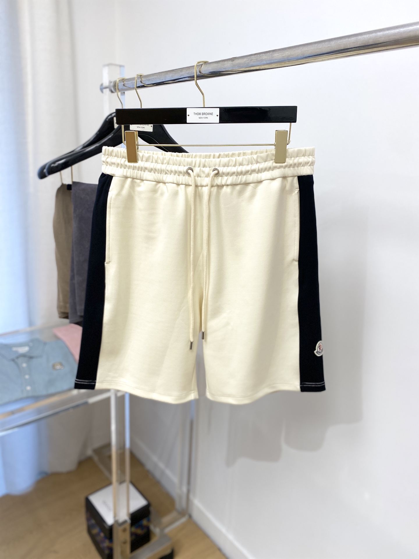 NO:148401,The 2025 hot casual shorts are very elastic and slimming. They are simple and versatile. They are finely made and can be seen with care. They are so popular that they can be seen with great care. Many celebrities and internet celebrities love each one. They lengthen their body proportions!  Micro-spin ^_^Comfortable fabric Details S-XL, loro piana, Moncler, shorts, alexander wang19860909蒙口、2025爆款休闲短裤 高弹显瘦必爆简约百搭爆款,做工精细,每一针都看得到用心,超多明星网红最爱 拉长身材比例哦！微弹 ^_^舒适面料 细节体码数S-XL,,loro piana,Moncler,shorts,alexander wang,Men's clothing