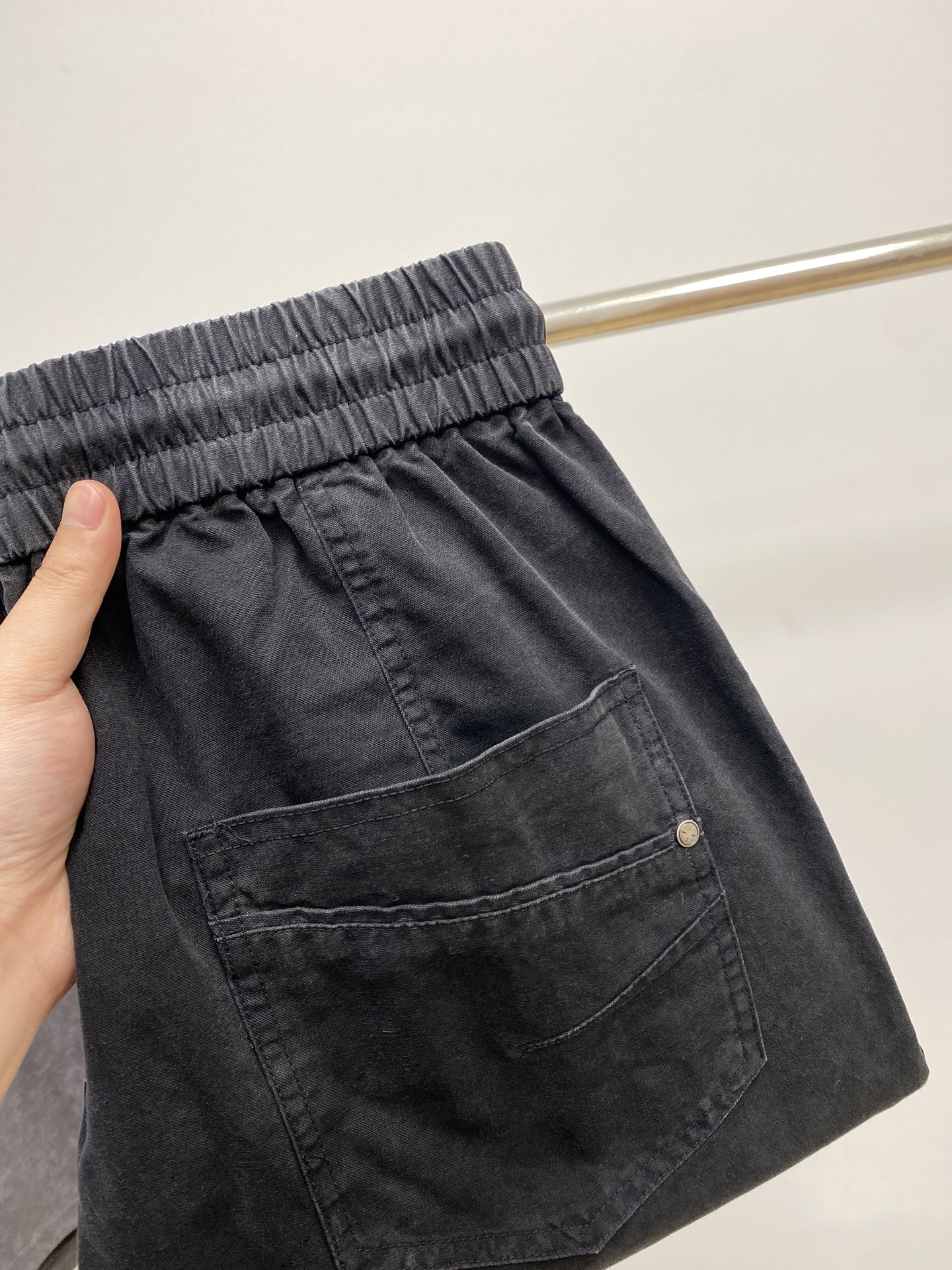 NO:152086,Balenciaga, 2025 hot casual pants, high elasticity and slimming, simple and versatile, with fine workmanship, every needle can be seen with care, many celebrity internet celebrities love the most, lengthen the body proportions!  Micro-spin ^_^Comfortable fabric Details M-3XL, balenciaga, alexander wang19860909巴黎世家、2025爆款休闲裤 高弹显瘦必爆简约百搭爆款,做工精细,每一针都看得到用心,超多明星网红最爱 拉长身材比例哦！微弹 ^_^舒适面料 细节体码数M-3XL,,balenciaga,alexander wang,Men's clothing