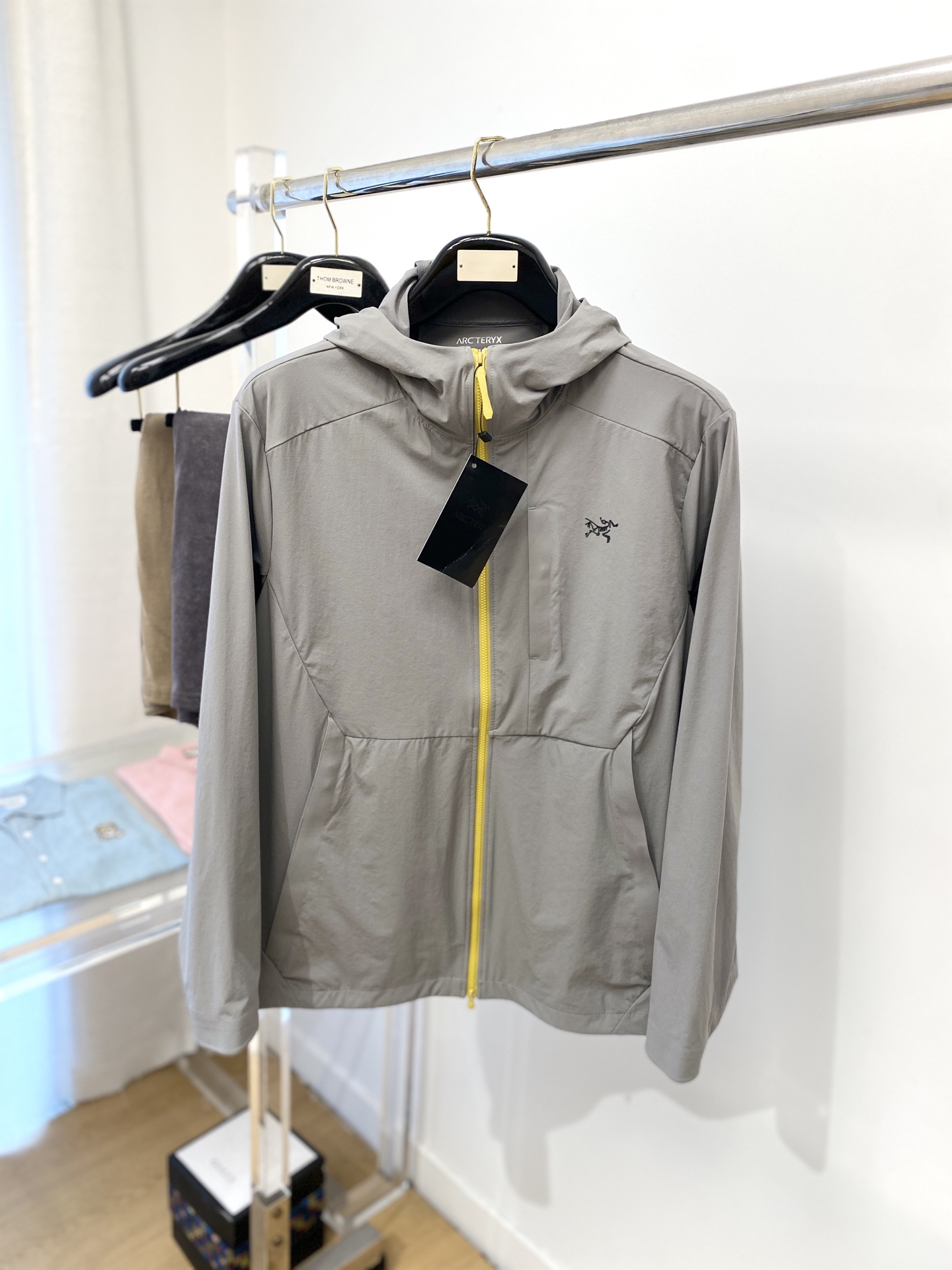 NO:152095,Archaeoptera bird, 2025 new jacket jacket, fashionable and handsome, chest printed glue decorative pattern logo, simple and versatile style, customized original fabric, not only crisp, maintains the trendy silhouette, and is comfortable to wear, the yarn weaving is more delicate, the number of code M- XXXL, arc'teryx, jackets & coats, jackets & coats, alexander wang19860909始祖鸟、2025新品夹克外套,时尚帅气,胸前印胶装饰图案logo,简约百搭款,定制原版面料,不仅挺括,保持潮流的廓形,又穿着舒适,纱织更细腻,码数M- XXXL,arc'teryx,jackets & coats,jackets & coats,alexander wang,Men's clothing