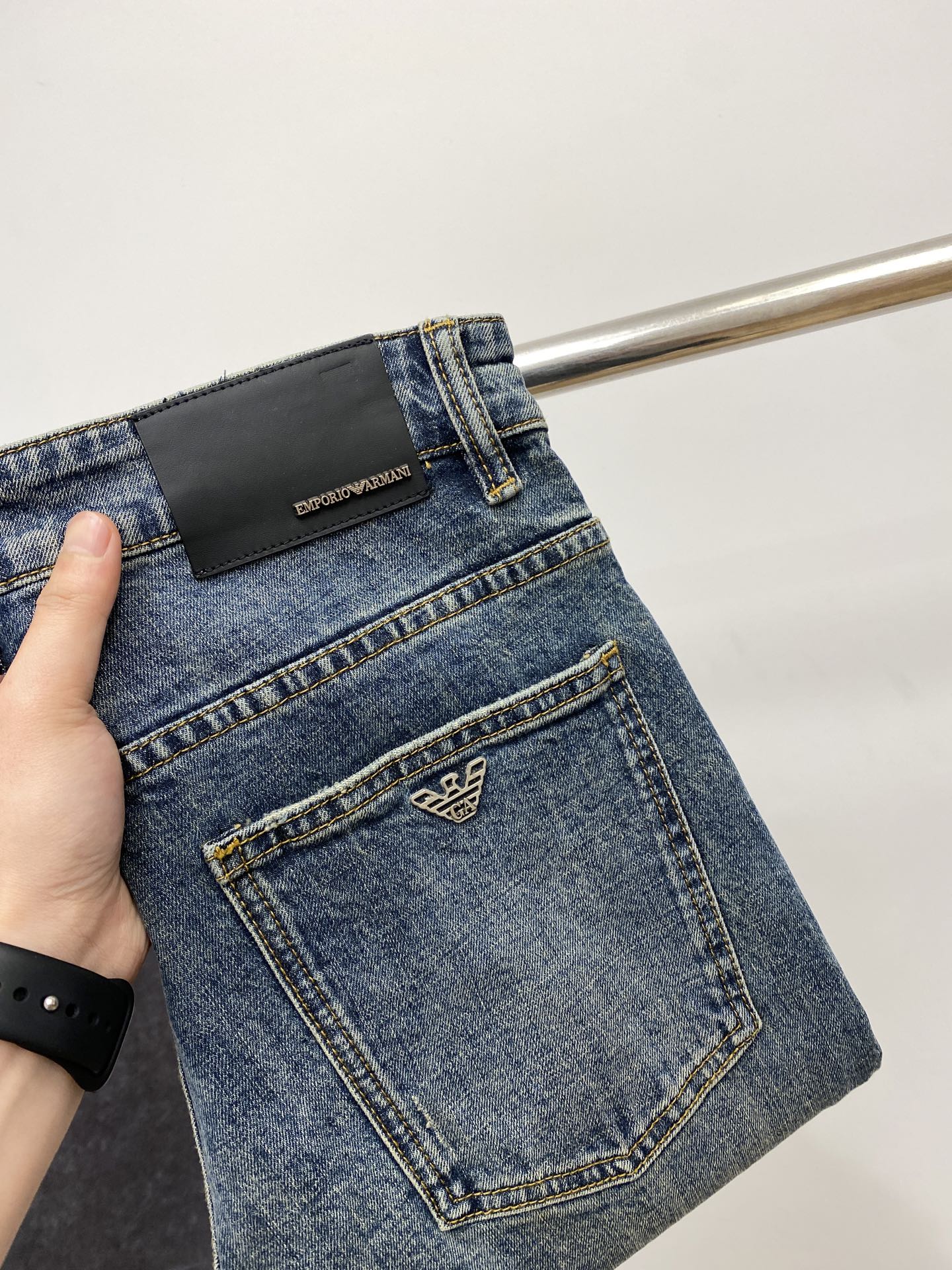 NO:152195,Armani, 2025 latest products, special counters are available at the same time, original singles, washable casual jeans, imported original washing elastic fabric, comfortable and elastic, original hardware and auxiliary decorative logo, super positive style, extremely high grade, counter quality, fashionable and stylish upper body, 29-36,,armani, jeans, alexander wang19860909阿玛尼、2025最新品,专柜同步有售,原单狠货,水洗休闲牛仔裤,进口原版水洗弹力面料,舒适有弹性,原版五金辅料装饰logo,版型超正,档次极高,专柜品质,上身时尚有型,码数29-36,,armani,jeans,alexander wang,Men's clothing