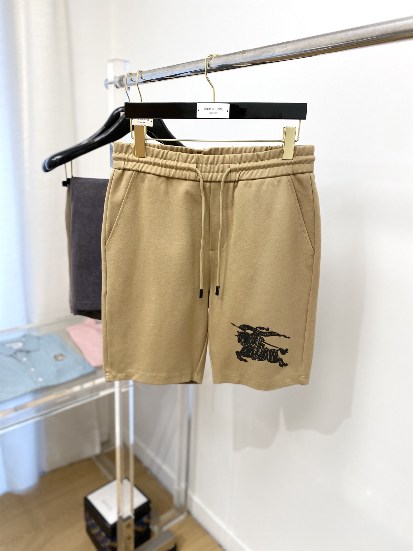 NO:154884,Burberry, 2025 hot casual shorts, high elasticity and slimming, simple and versatile, with fine workmanship, every needle can be seen with care, many celebrity internet celebrities love the most, lengthen the body proportions!  Micro-spin ^_^Comfortable fabric Details M-3XL, burberry, shorts, alexander wang19860909巴宝莉、2025爆款休闲短裤 高弹显瘦必爆简约百搭爆款,做工精细,每一针都看得到用心,超多明星网红最爱 拉长身材比例哦！微弹 ^_^舒适面料 细节体码数M-3XL,,burberry,shorts,alexander wang,Men's clothing