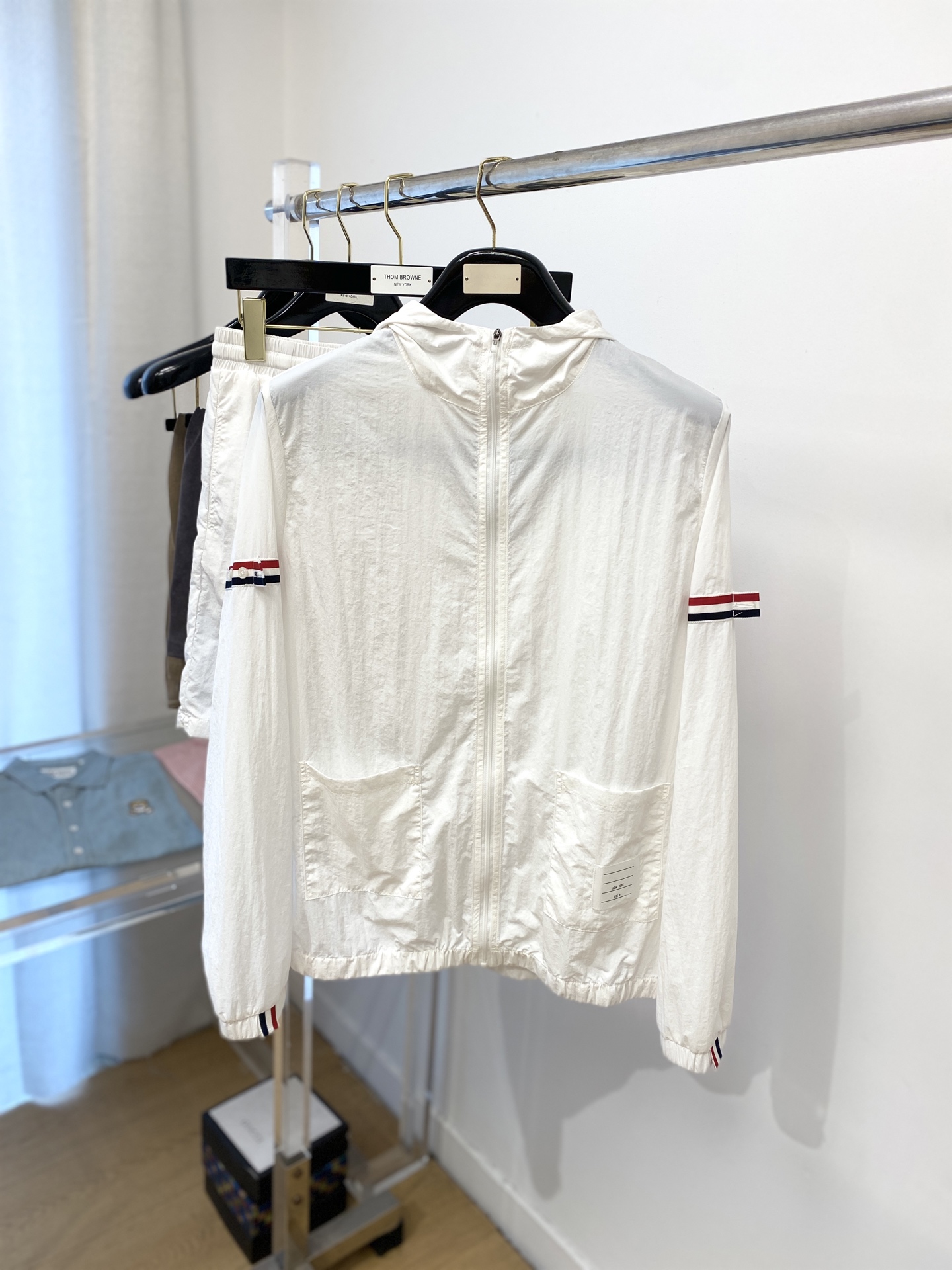 NO:160793,TB, the latest products, fashionable and casual suits, top-grade original fabrics, comfortable to wear, good moisture absorption and breathability, and extremely high color fastness!  Both the inner wear and the outer wear are very good, the number is 0-4. A set, alexander wang19860909TB、最新品,时尚休闲套装,顶级原版面料打造,穿着舒适,吸湿性透气性都非常良好,色牢度超高！无论内搭还是外穿都非常出彩码数0-4码 一套,,alexander wang,Men's clothing