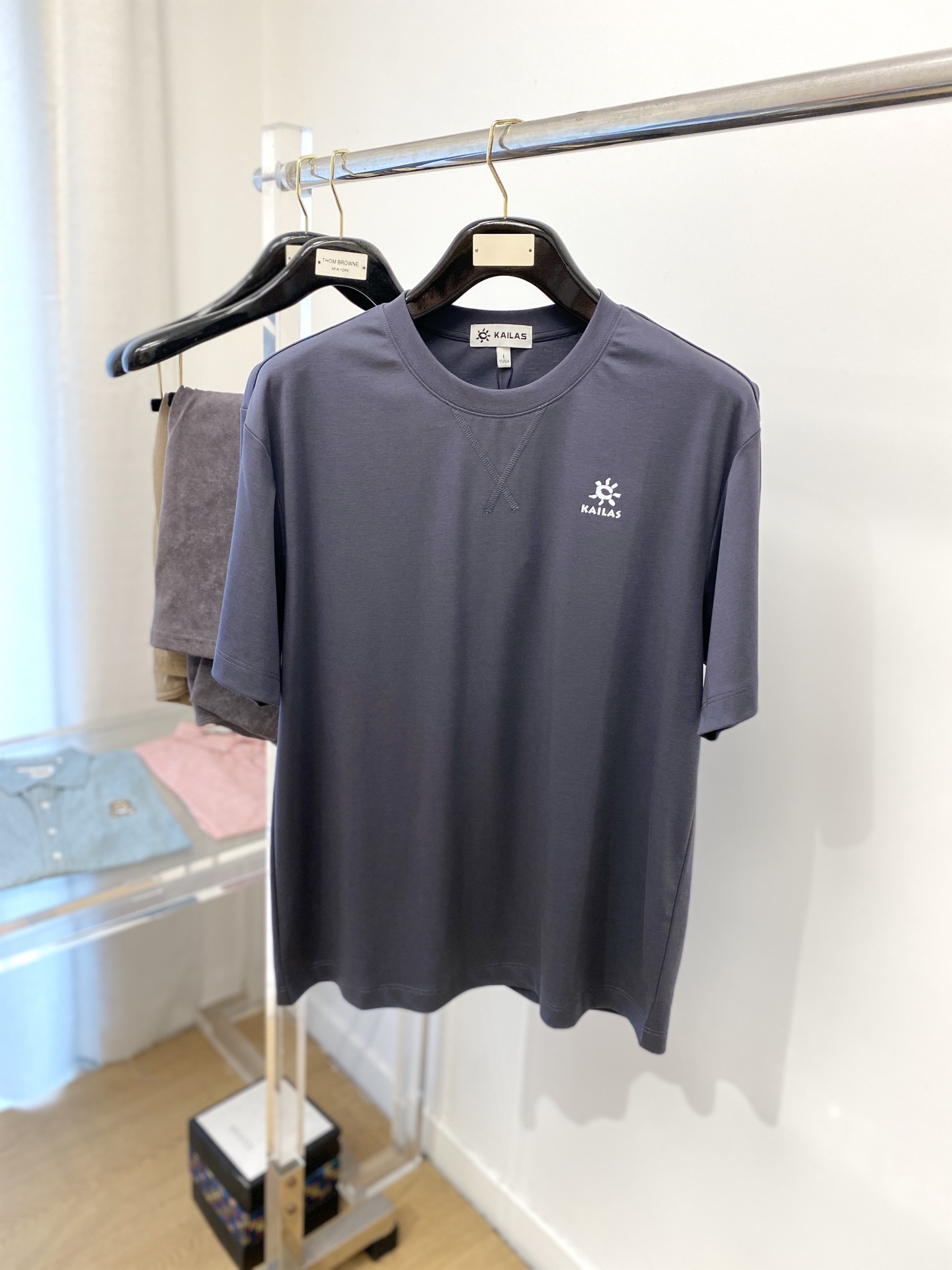 NO:489657,KAILAS fashion brand, 2025 latest short-sleeved T-shirt, handsome and fashionable, top printed pattern letter logo on the chest, simple and versatile style. Fabric cotton is not only crisp, maintains the trendy silhouette, and is comfortable to wear, and the yarn is more delicate, the number M-3XL, T-shirt,tees, t-shirt,alexander wang19860909KAILAS 时尚潮牌、2025最新款短袖T恤,帅气时尚,胸前顶级印花图案字母logo,简约百搭款.面料棉 不仅挺括,保持潮流的廓形,又穿着舒适,纱织更细腻,码数M-3XL,,T-shirt,tees，t-shirt,alexander wang,Men's clothing