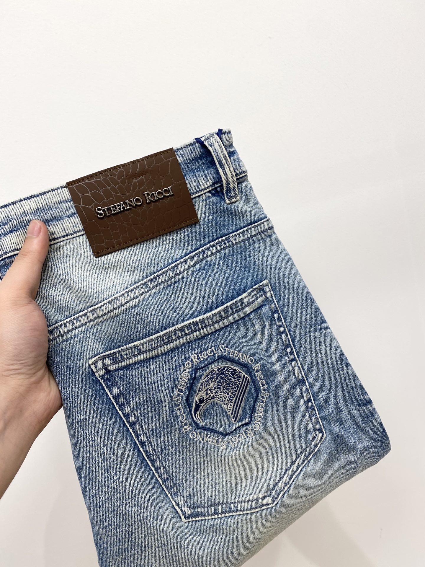 NO:421562,Stephen, 2025 latest products, special counters are available at the same time, original singles, washable casual jeans, imported original washable elastic fabric, comfortable and elastic, original hardware and auxiliary decorative logo, super positive style, extremely high grade, counter quality, fashionable and stylish upper body, 29-38, jeans, alexander wang19860909斯蒂芬、2025最新品,专柜同步有售,原单狠货,水洗休闲牛仔裤,进口原版水洗弹力面料,舒适有弹性,原版五金辅料装饰logo,版型超正,档次极高,专柜品质,上身时尚有型,码数29-38,,jeans,alexander wang,Men's clothing