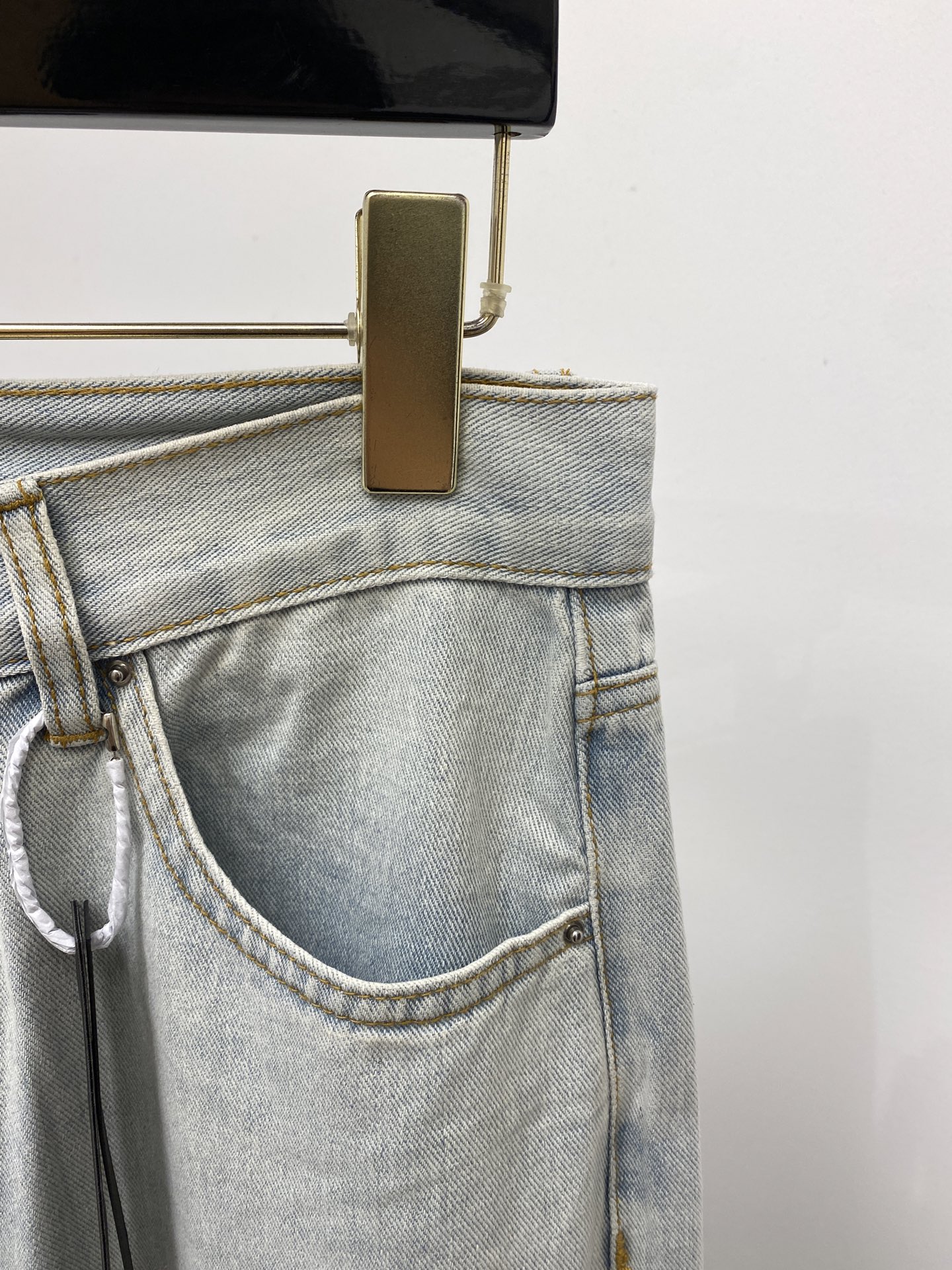 AMIRI、2025最新品，专柜同步有售，原单狠货，水洗休闲牛仔裤，进口原版水洗弹力面料，舒适有弹性，原