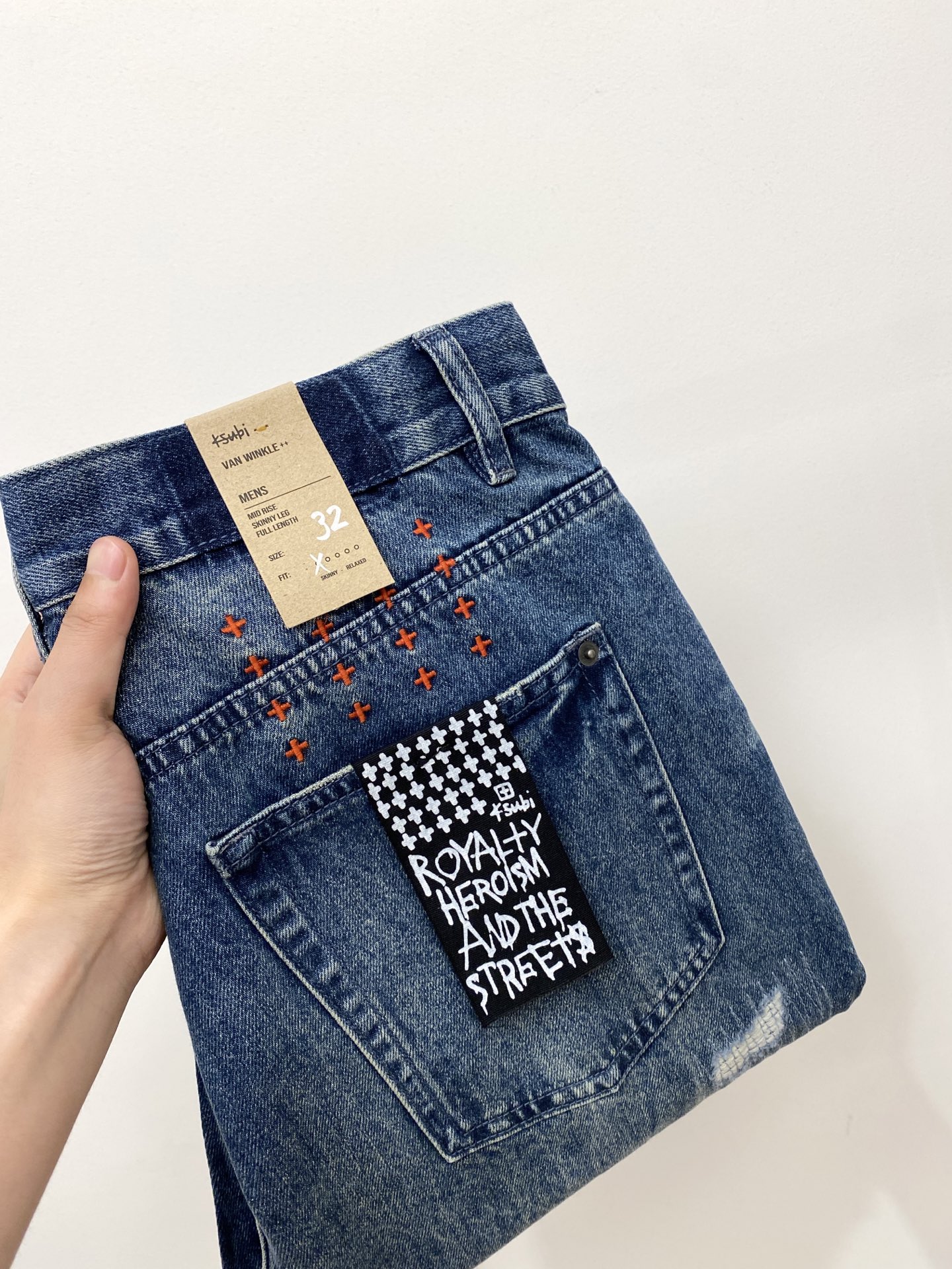 NO:415674,ksubi fashion brand, latest products in 2025, special counters are available at the same time, original single goods, washable casual jeans, imported original washing elastic fabric, comfortable and elastic, original hardware and auxiliary decorative logo, super positive style, extremely high grade, counter quality, fashionable and stylish upper body, 28-40, jeans, alexander wang19860909ksubi 时尚潮牌、2025最新品,专柜同步有售,原单狠货,水洗休闲牛仔裤,进口原版水洗弹力面料,舒适有弹性,原版五金辅料装饰logo,版型超正,档次极高,专柜品质,上身时尚有型,码数28-40,,jeans,alexander wang,Men's clothing