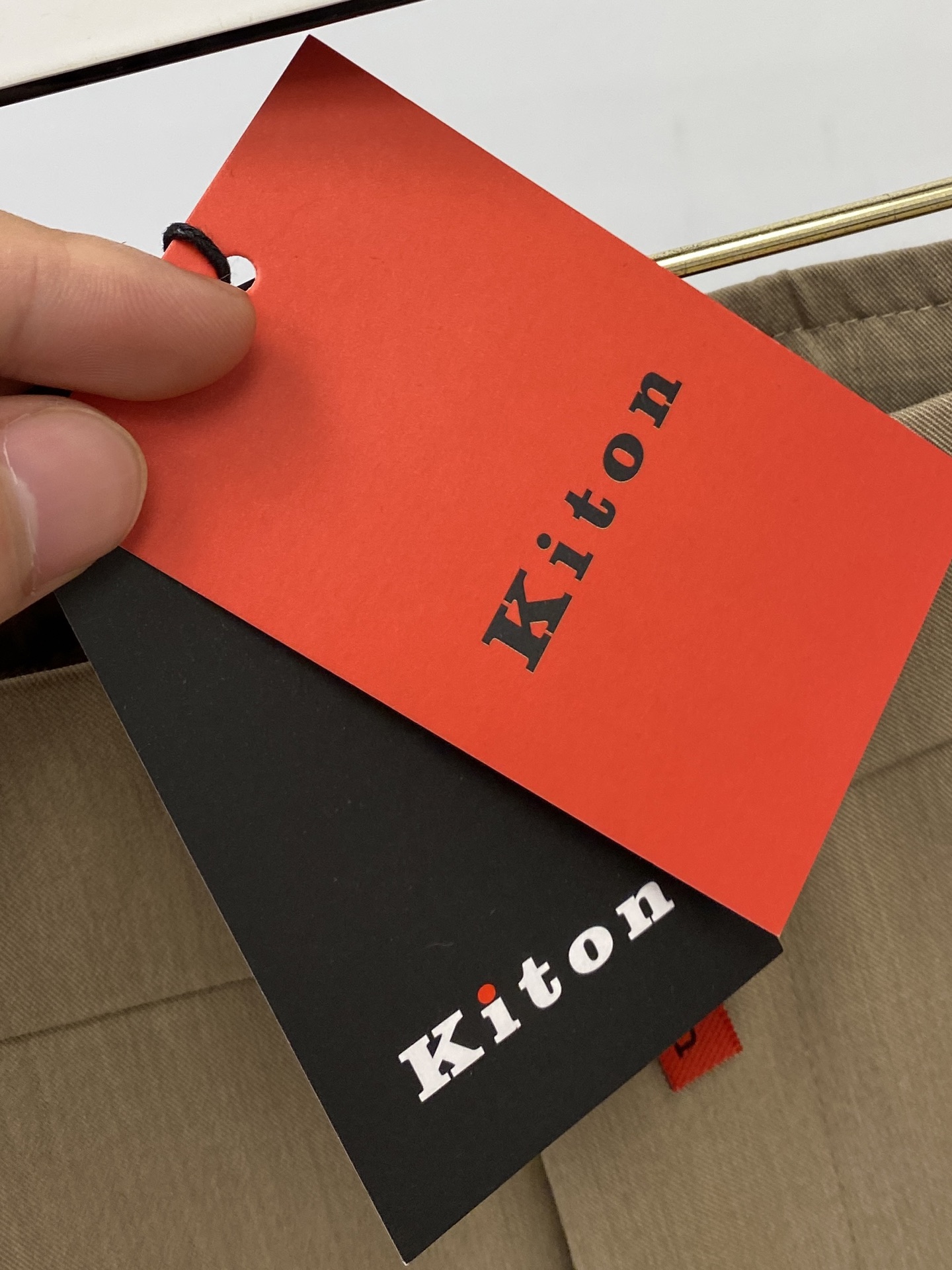 2025 Trendy Suit by Kiton: Stylish, Comfortable, and Superstar Red Favorite - 图片 7