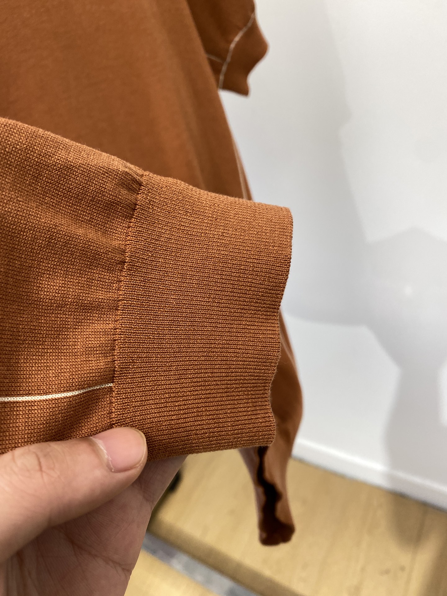 Brunello Cucinelli、2025最新款针织短袖T恤，帅气时尚，胸前精致刺绣图案logo，简