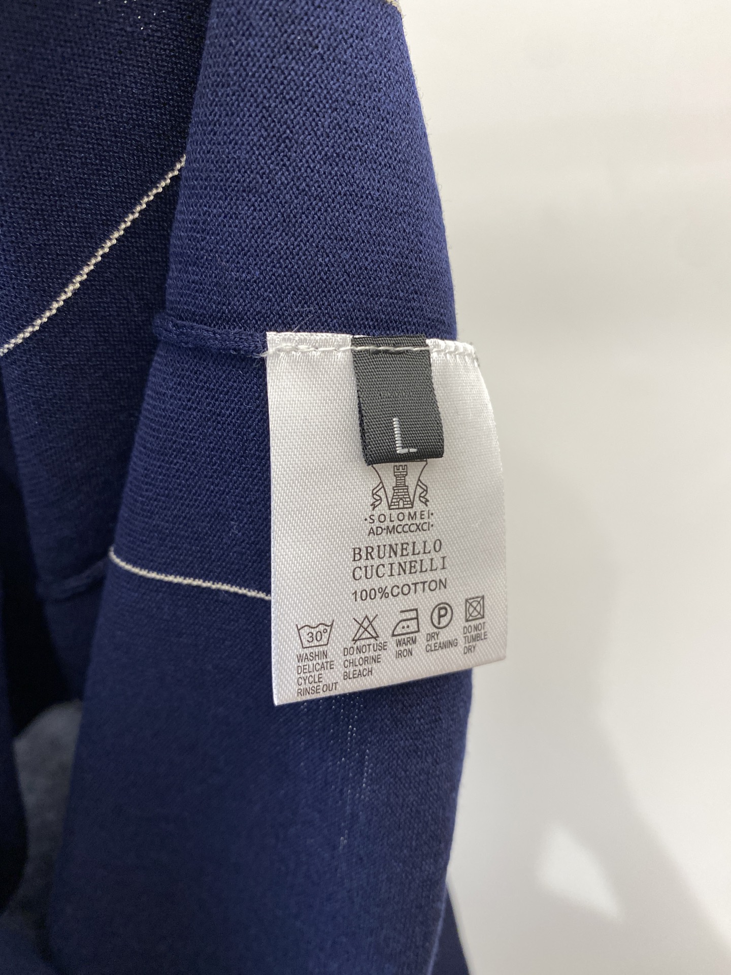 Brunello Cucinelli、2025最新款针织短袖T恤，帅气时尚，胸前精致刺绣图案logo，简
