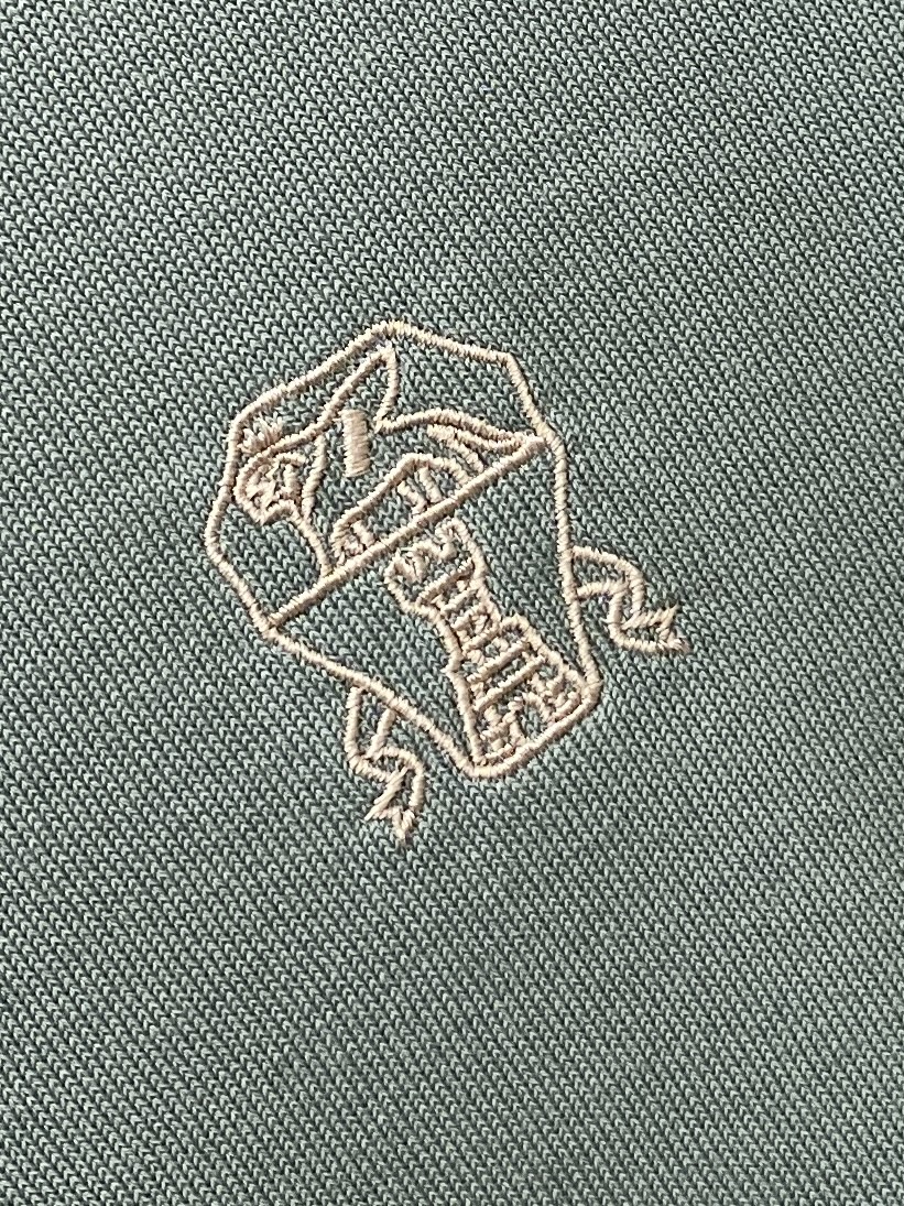 Brunello Cucinelli、2025最新款针织短袖T恤，帅气时尚，胸前精致刺绣图案logo，简