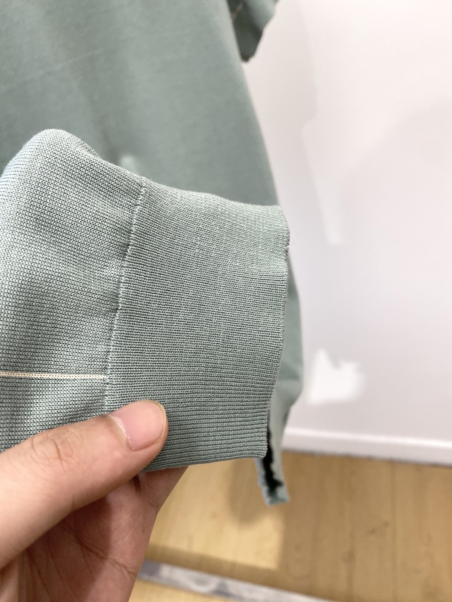 Brunello Cucinelli、2025最新款针织短袖T恤，帅气时尚，胸前精致刺绣图案logo，简