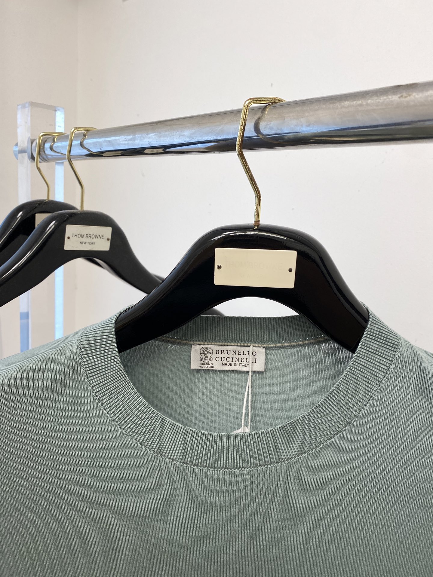 Brunello Cucinelli、2025最新款针织短袖T恤，帅气时尚，胸前精致刺绣图案logo，简