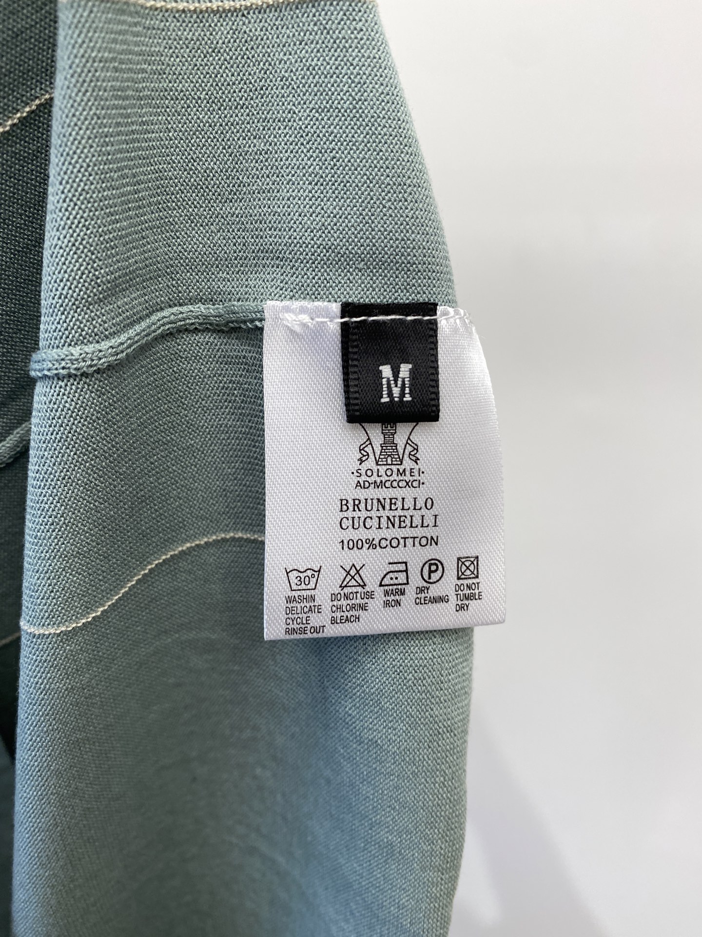 Brunello Cucinelli、2025最新款针织短袖T恤，帅气时尚，胸前精致刺绣图案logo，简